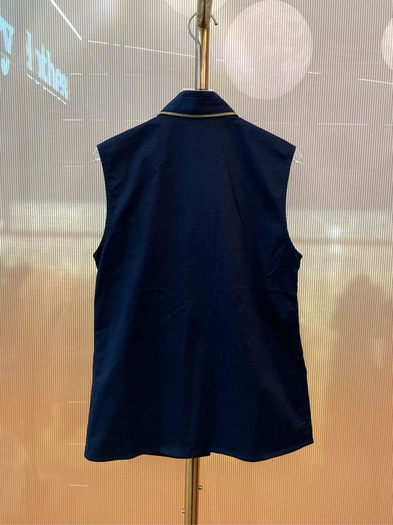 Louis Vuitton Louis Vuitton Sleeveless shirt with gold four-leaf clover t Size XS / US 0-2 / IT 36-38 - 3 Thumbnail