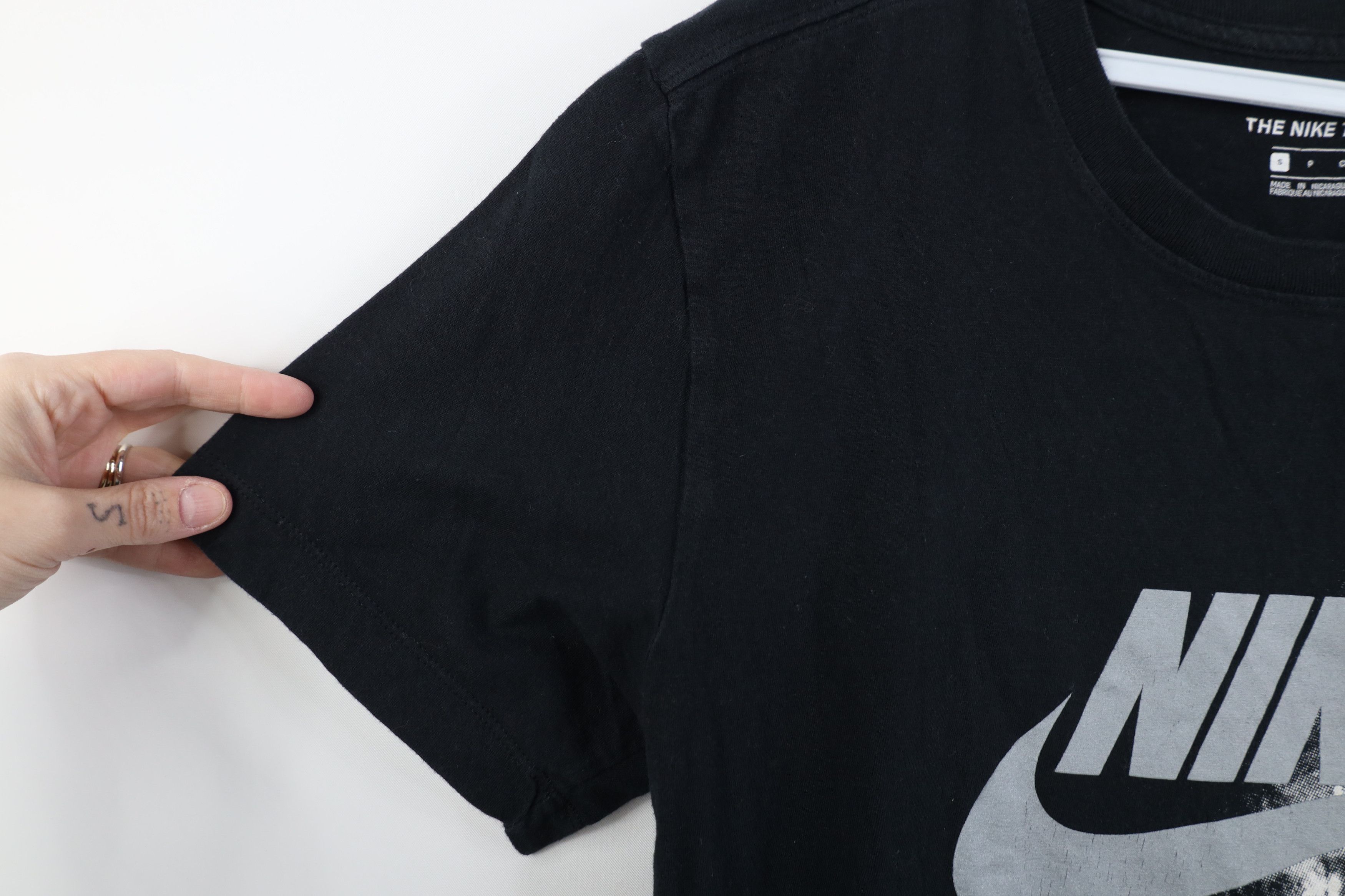 Nike Vintage Y2K Nike Air Spell Out Big Swoosh Moon Space T-Shirt Size US S / EU 44-46 / 1 - 8 Thumbnail