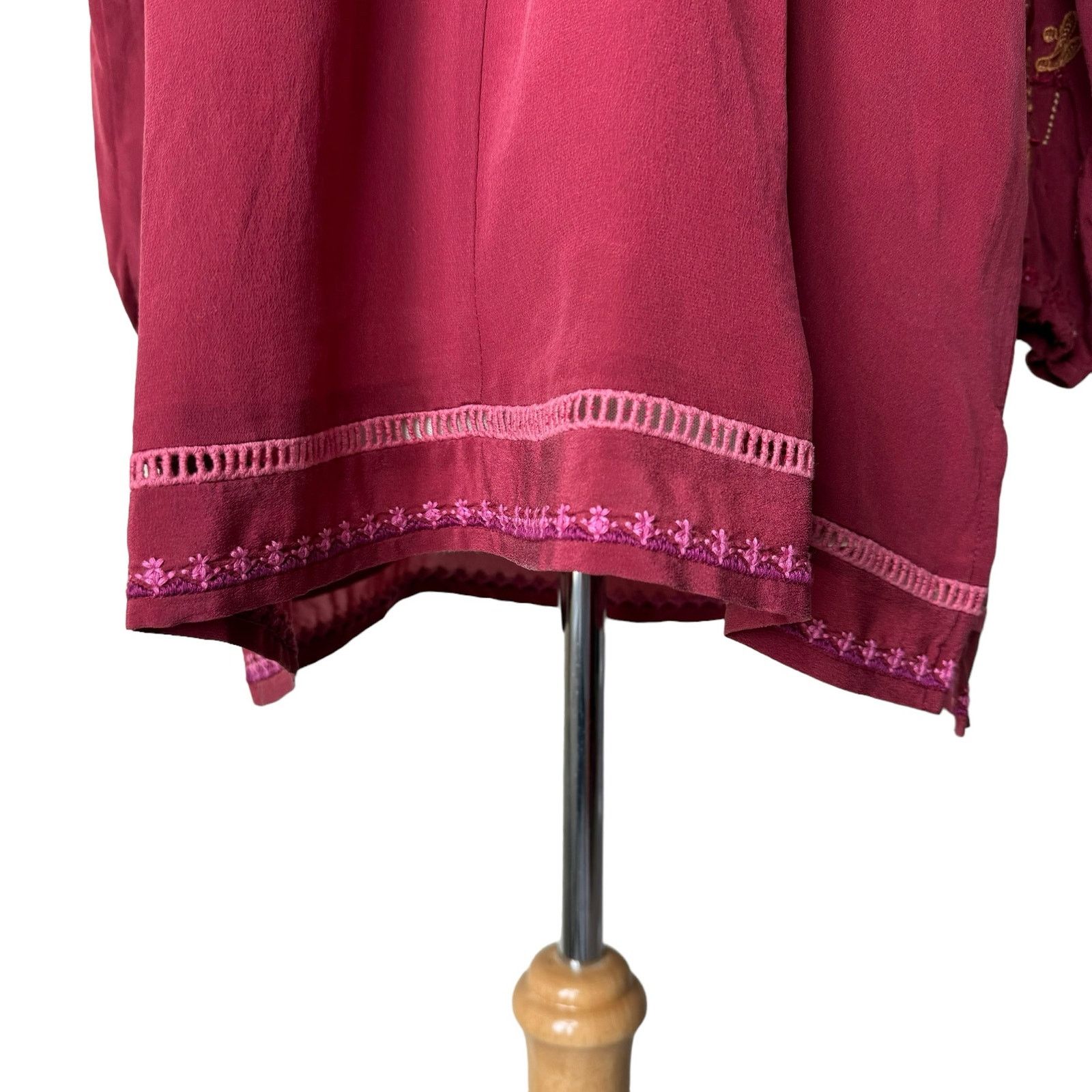 Johnny Was JOHNNY WAS PEYTON TUNIC 100% Silk Currant Size MEDIUM NWT Size M / US 6-8 / IT 42-44 - 13 Thumbnail