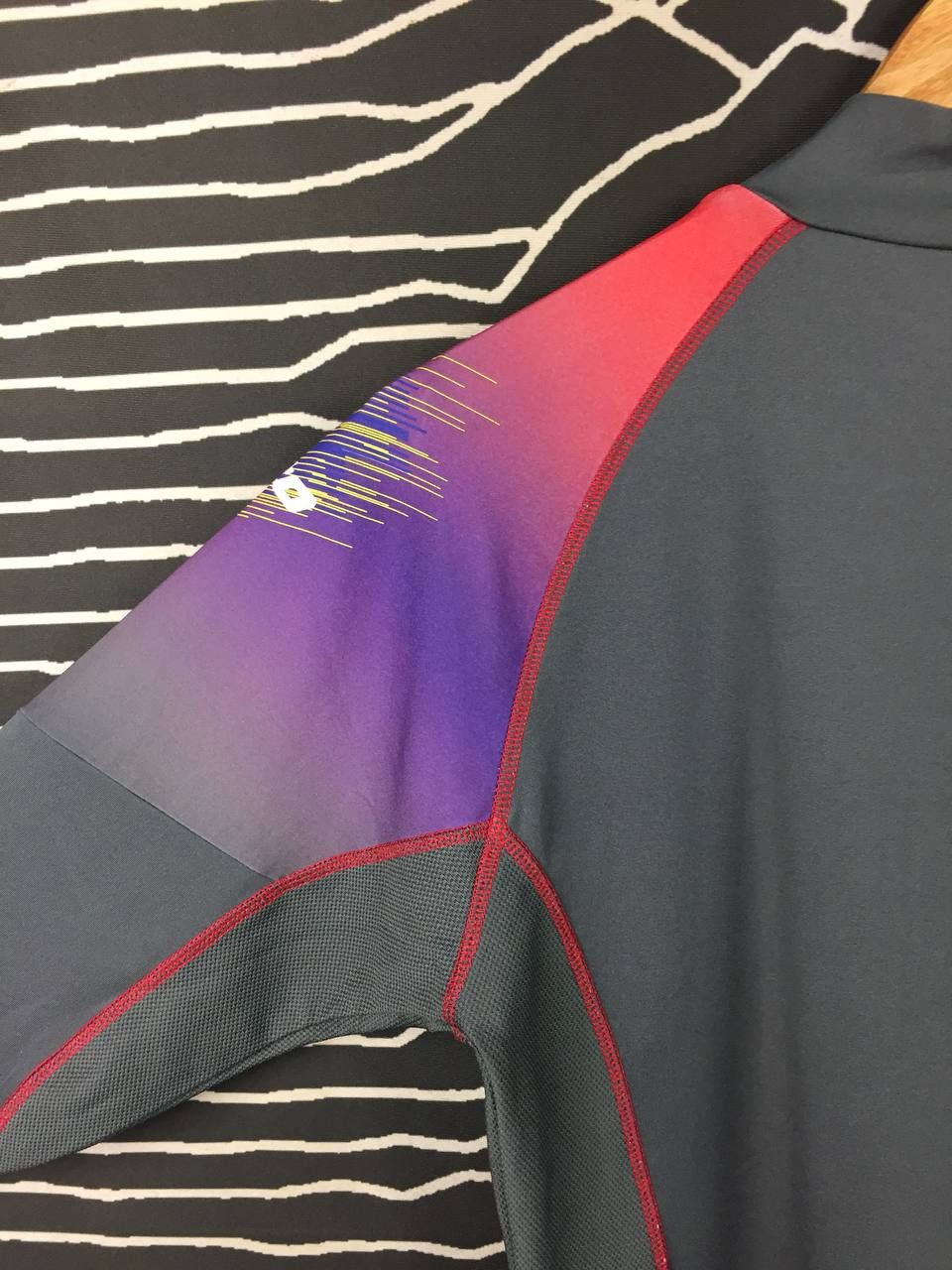 Lotto Sport Lotto Sport Base Layer Fade Gradient Gorpcore Athletic Top Size US M / EU 48-50 / 2 - 10 Thumbnail