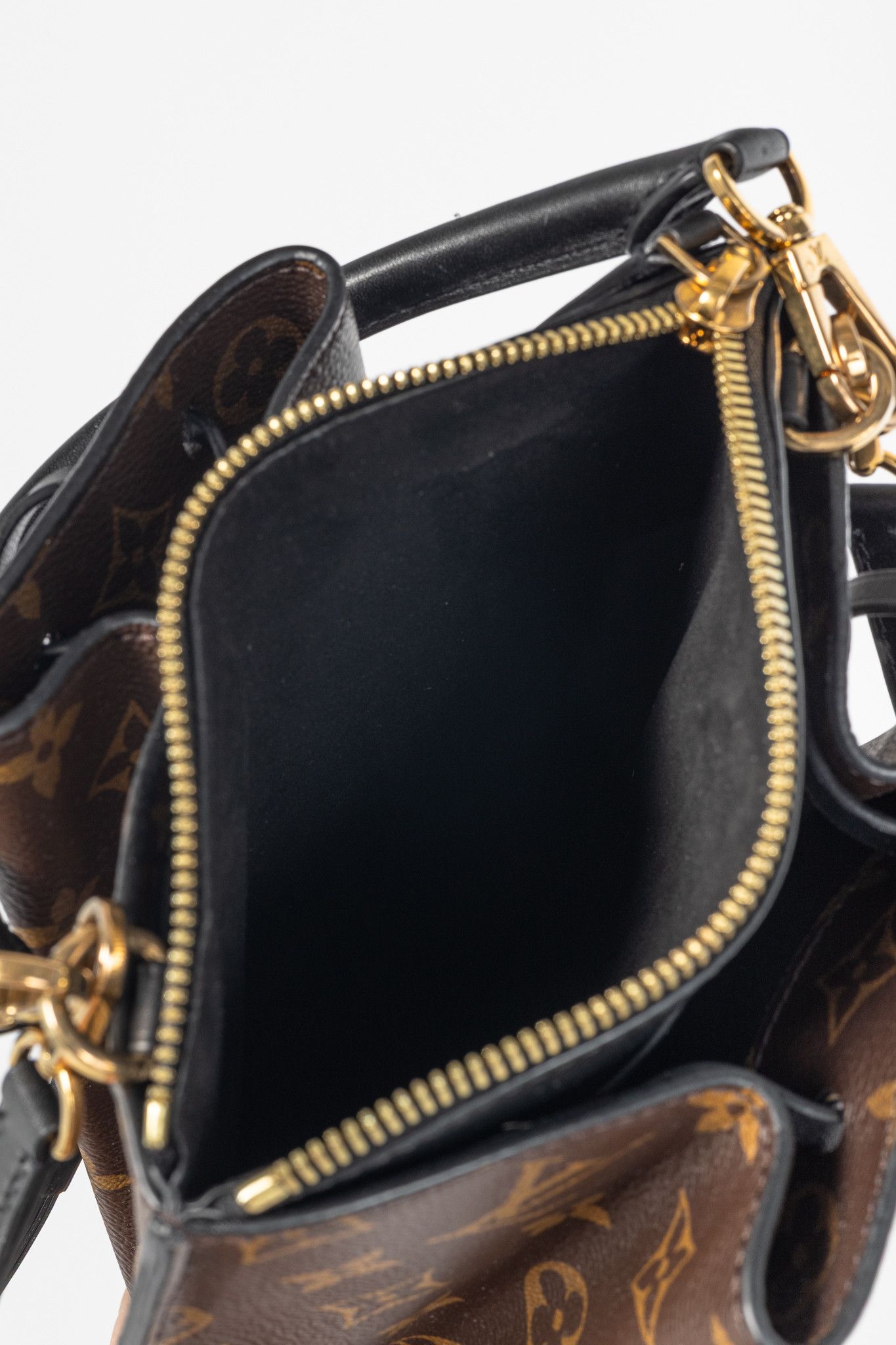 Louis Vuitton Louis Vuitton Cruise 2017 Fringed Noe Monogram Canvas Bag Size ONE SIZE - 9 Thumbnail