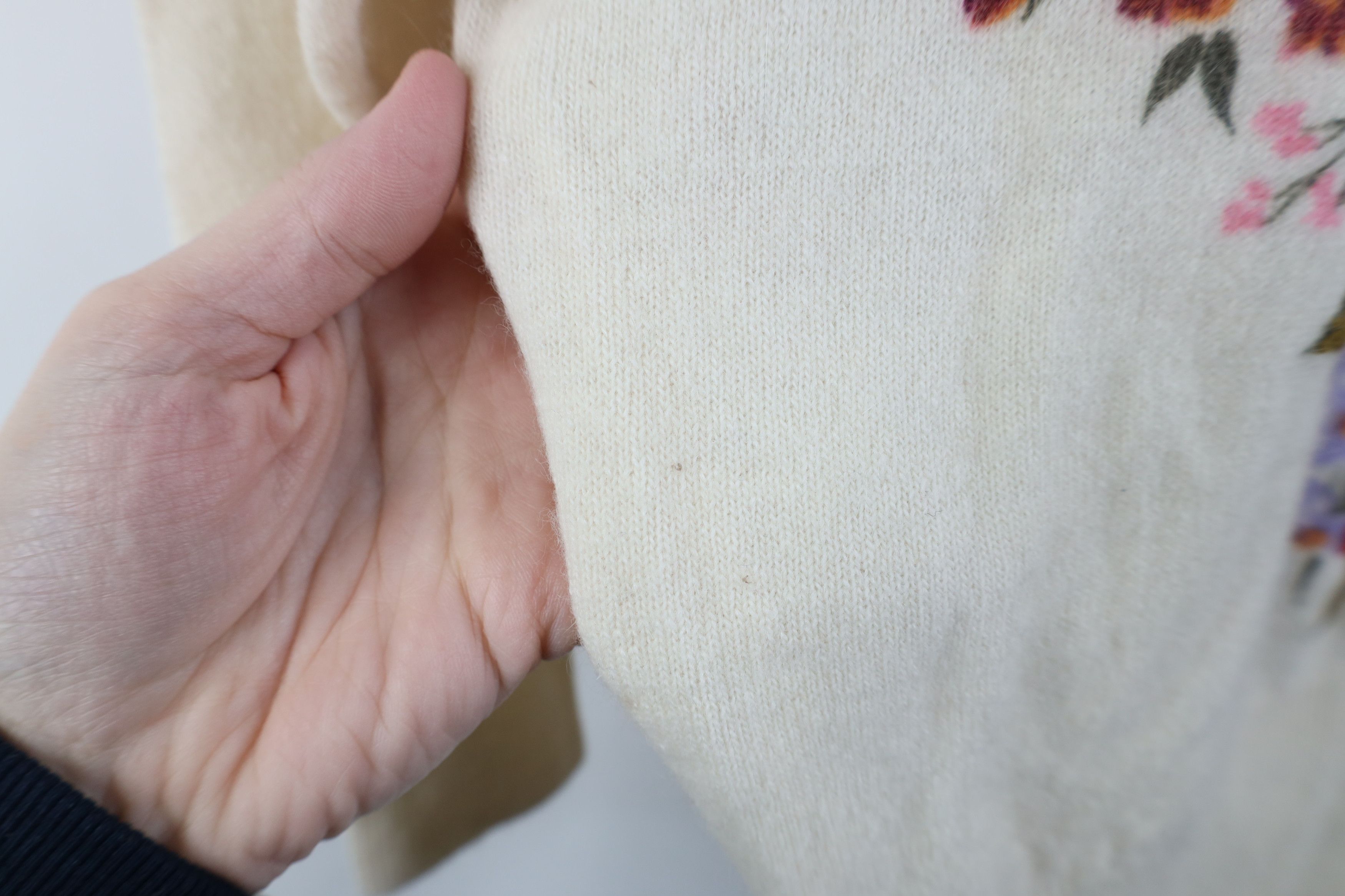 Vintage Deadstock Vintage 90s Lambswol Embroidered Flower Sweater Size M / US 6-8 / IT 42-44 - 7 Thumbnail