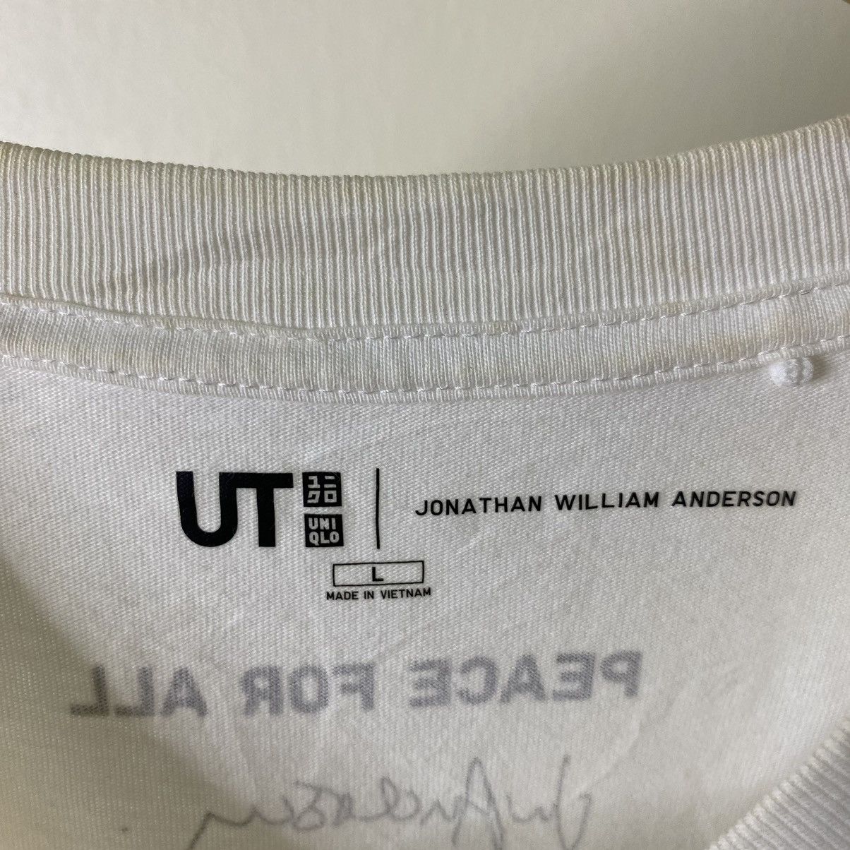 JW Anderson × Uniqlo Loewe JW Anderson x Uniqlo Peace For All Collaboration Tee Size US L / EU 52-54 / 3 - 4 Thumbnail