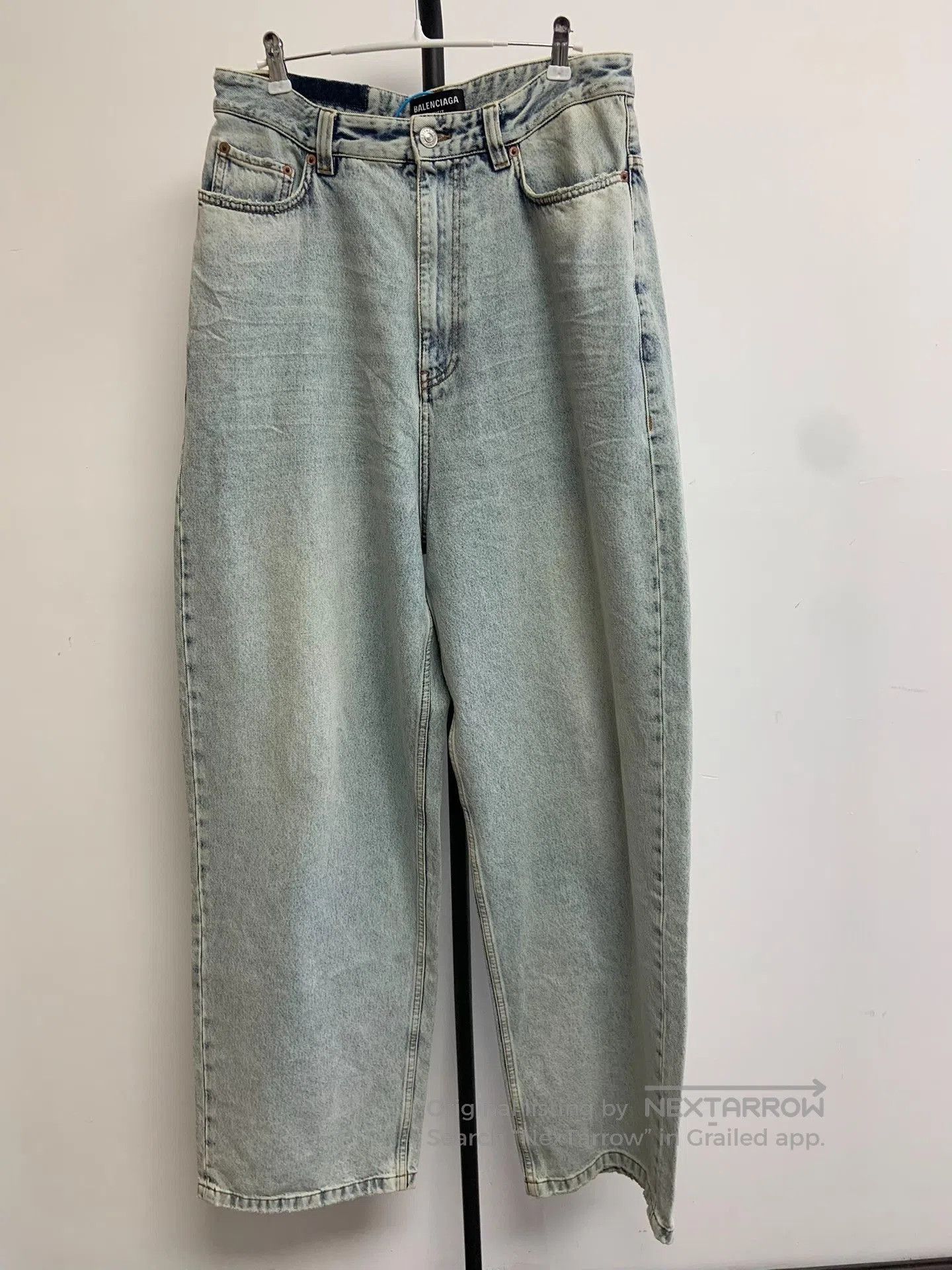 Balenciaga Balenciaga High-Waisted Oversized Denim Pants. Size 25" / US 0 / IT 36 - 1 Thumbnail
