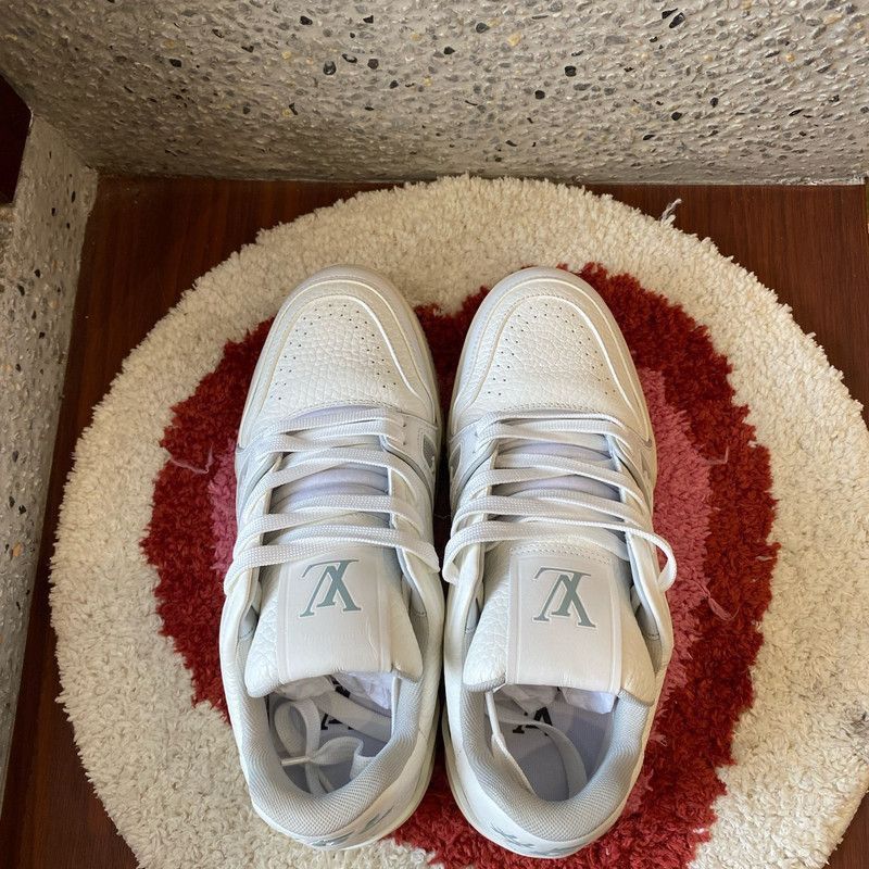 Louis Vuitton Louis Vuitton White Trainer Low-Top Sneakers - Size US 8 / IT 38 - 9 Thumbnail