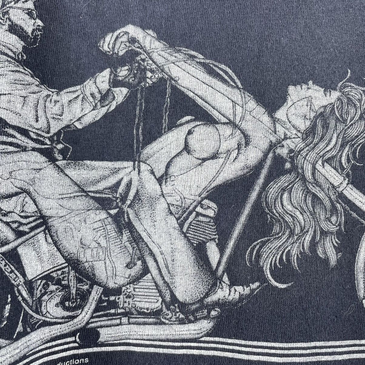 Vintage Vintage 90s Erotic Motorcycle Art T-Shirt XXXL Size US XXL / EU 58 / 5 - 6 Thumbnail