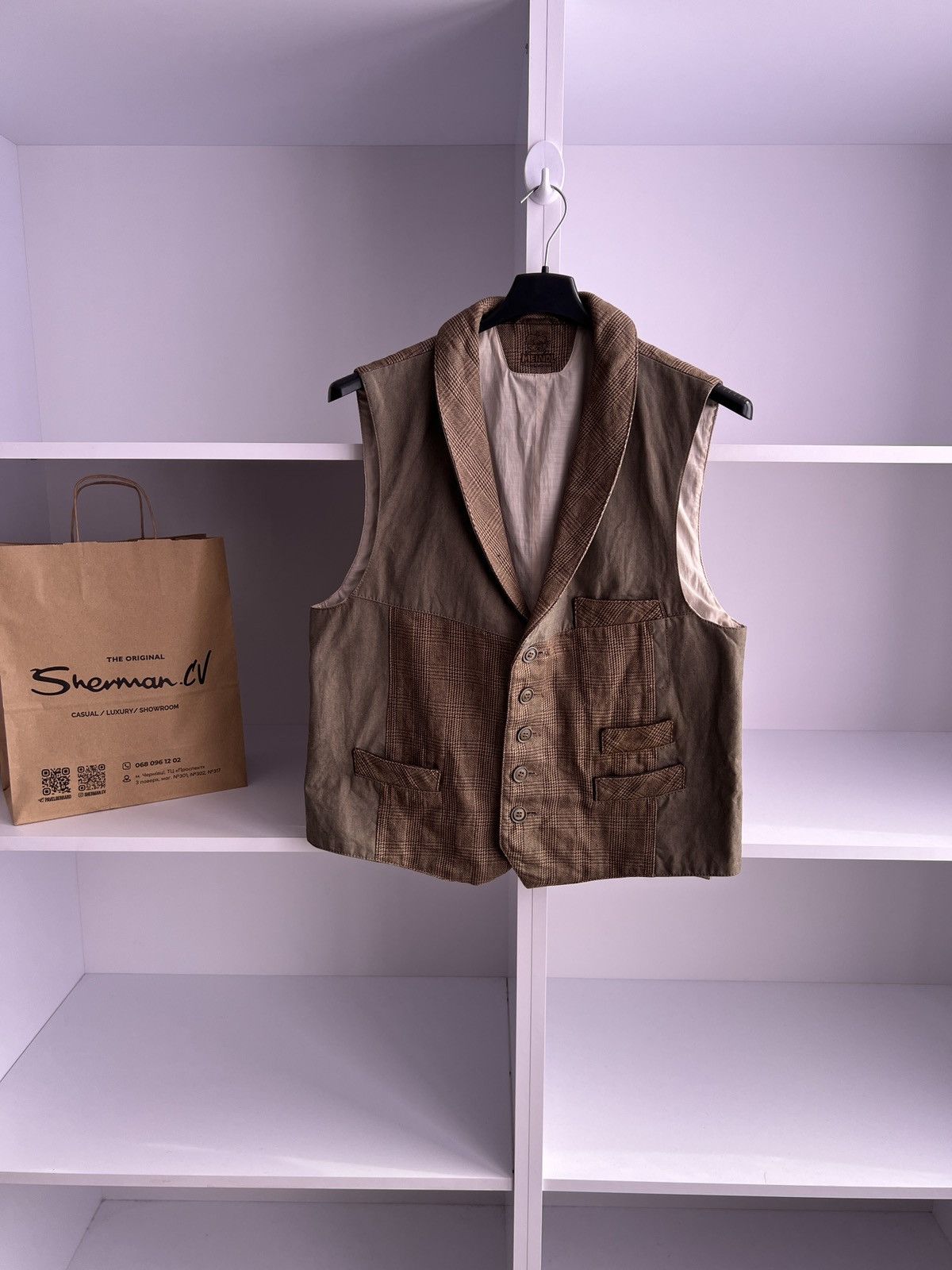image of Vintage Mens Meindl Handwerkskunst Vest Hunting Outdoor in Brown (Size Large)