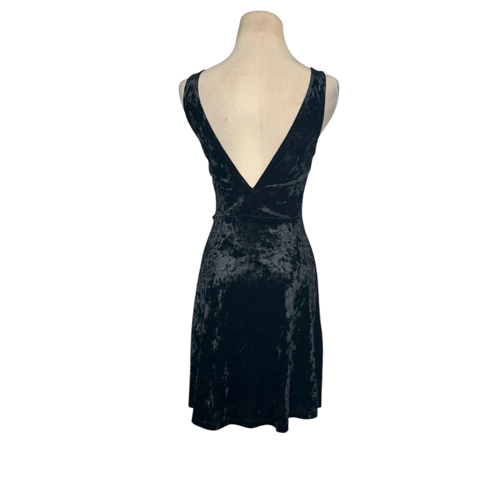 H&M H&M Divided black velvet deep V back mini party dress size 4 Size S / US 4 / IT 40 - 12 Thumbnail