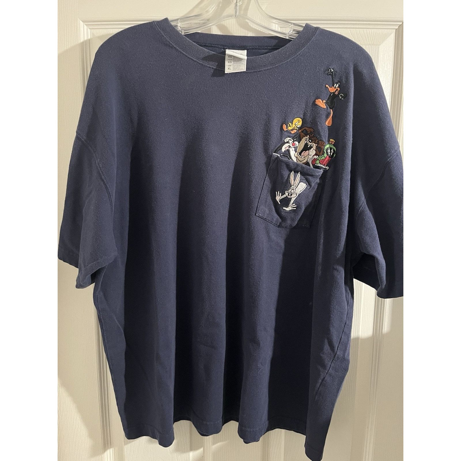Warner Bros Vtg Looney Tunes Pocket Shirt 1999 Sz XL Bugs Taz Tweety Size US XL / EU 56 / 4 - 1 Thumbnail