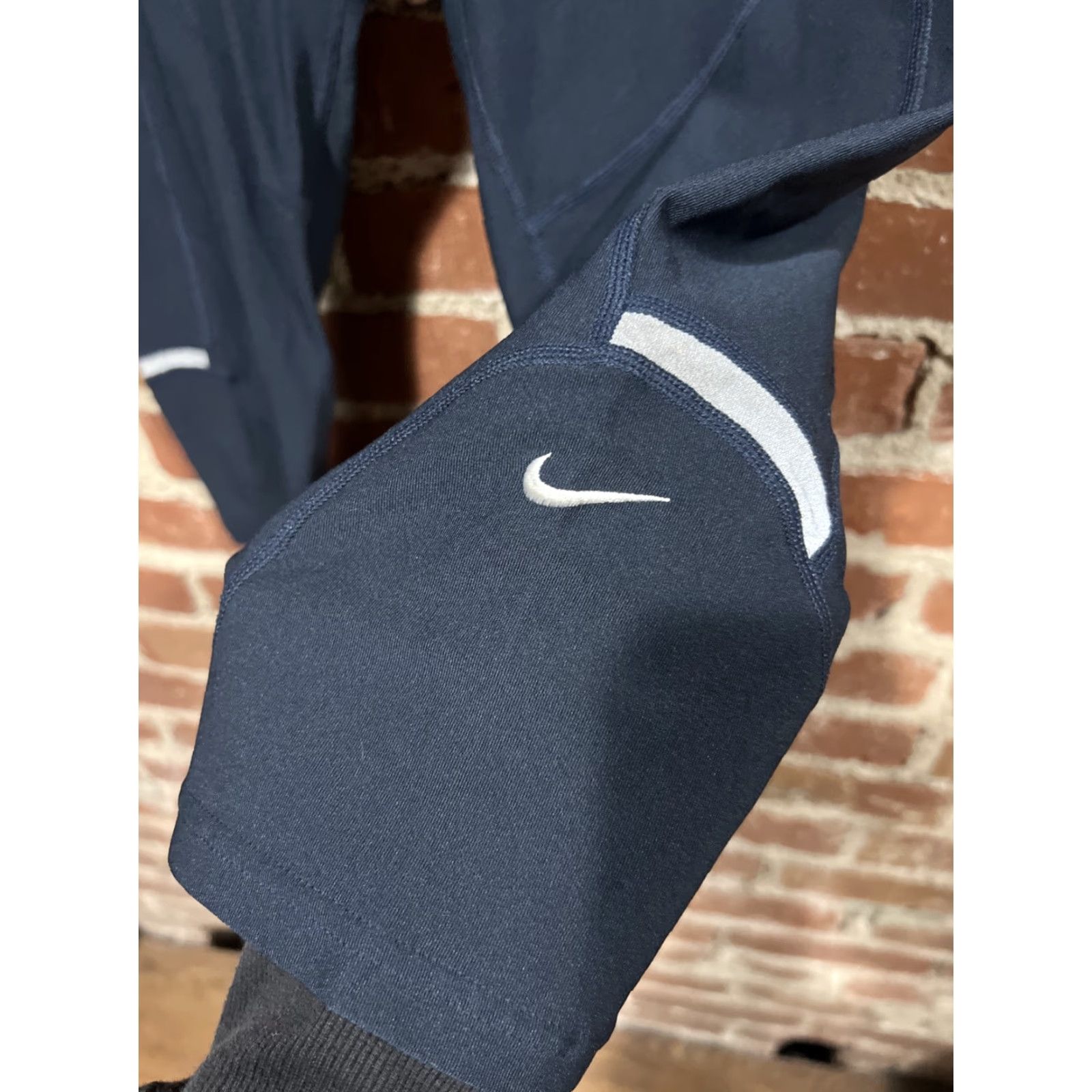 Nike Nike Pants Womens Capri Leggings M Blue Fitdry Regular Shirt? Size 32" / US 10 / IT 46 - 2 Thumbnail