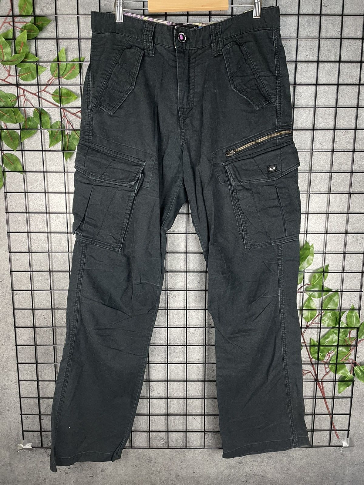 image of Y2K Oakley Cargo Pants Black 33X32, Men's