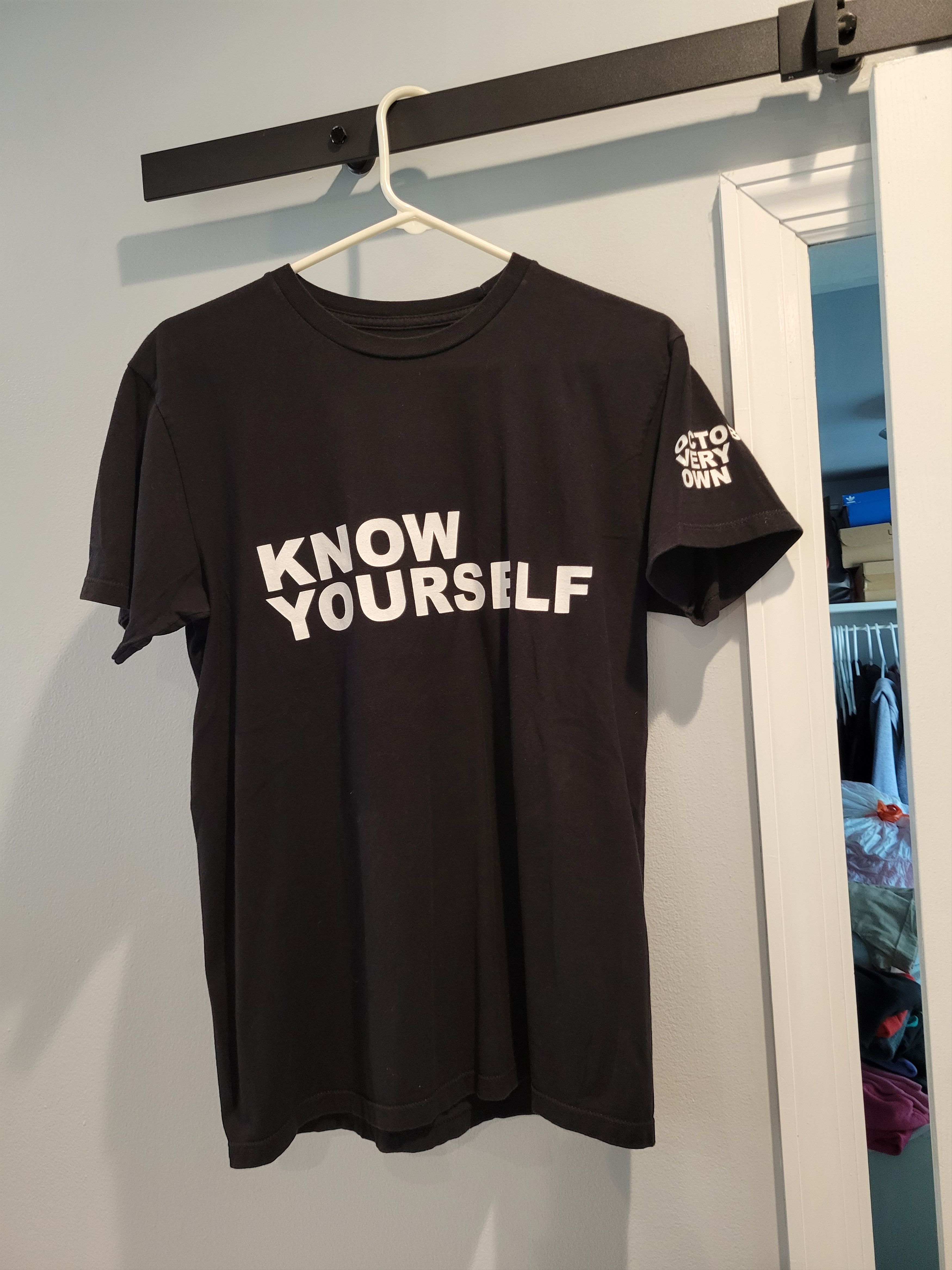 【October's Very Own】ガーメントダイ・ウォッシュド柄Ｔシャツ October's Very Own】ガーメントダイ・ウォッシュド柄Tシャツ