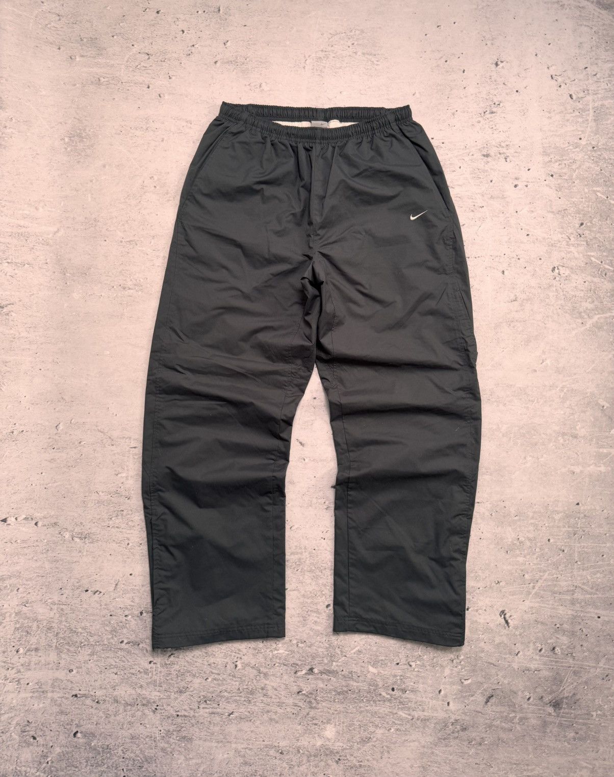 Nike × Vintage NIKE VINTAGE BASIC LOGO OVERSIZE BAGGY PANTS Size US 34 / EU 50 - 1 Thumbnail