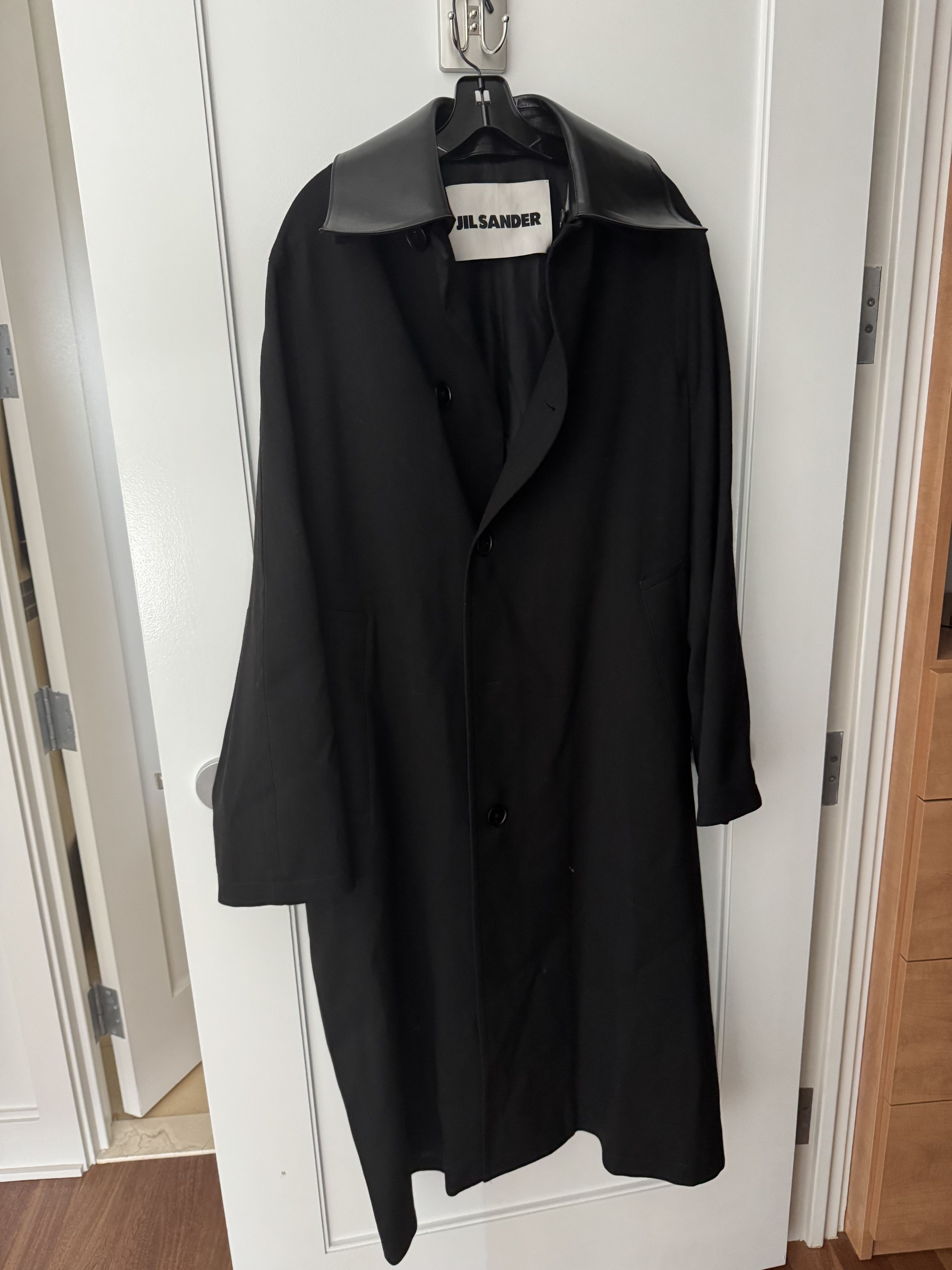 Jil Sander Jil Sander Black Wool Coat with Leather collar Size US S / EU 44-46 / 1 - 1 Thumbnail