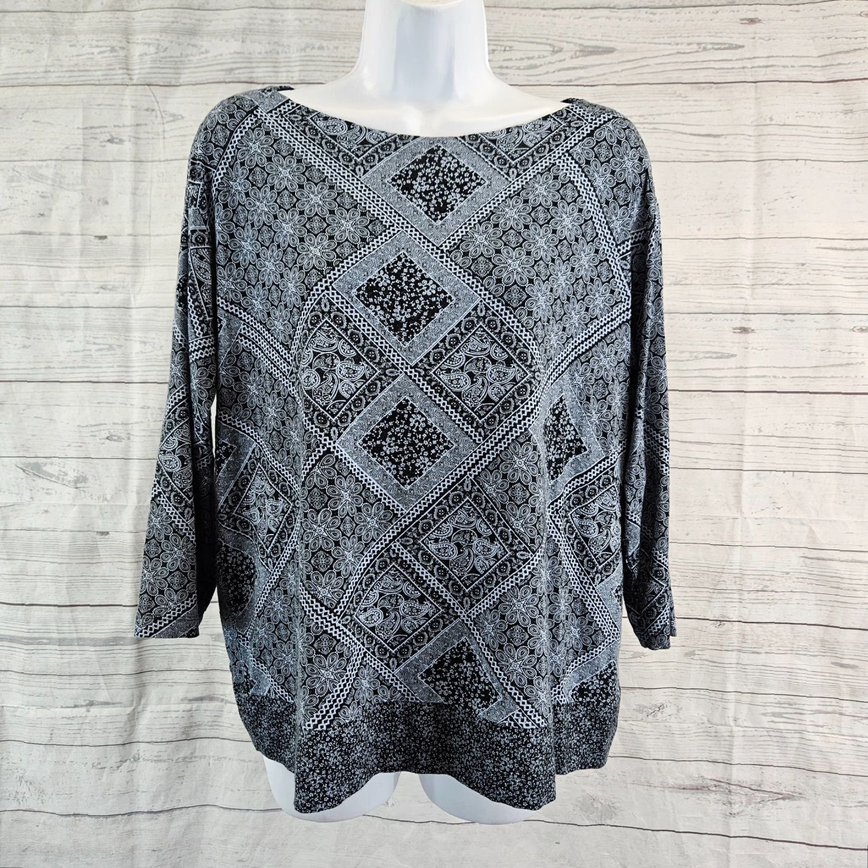 J. Jill J Jill Wearever Collection Womens Top Blouse 3/4 Sleeve Medium Blue Paisley Pattern Size M / US 6-8 / IT 42-44 - 2 Thumbnail