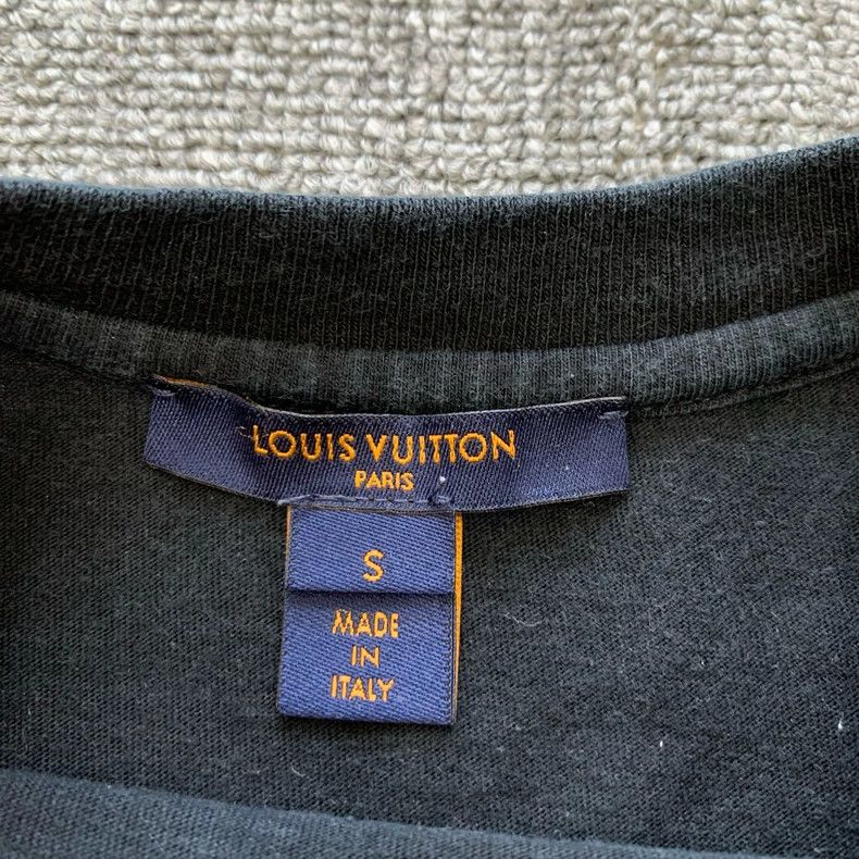 Louis Vuitton Louis Vuitton Black Mirror Flip Banner Short Sleeve Size US S / EU 44-46 / 1 - 6 Thumbnail