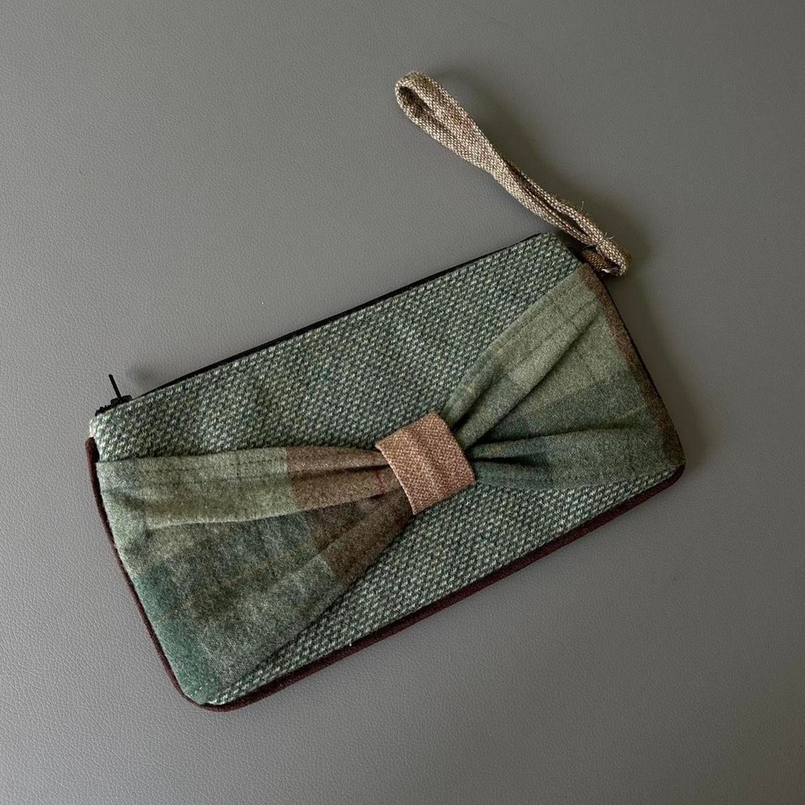 Vintage Cute Vintage 00s Y2K Wool Tweed Gree Plaid Bow Mini Clutch Size ONE SIZE - 2 Thumbnail