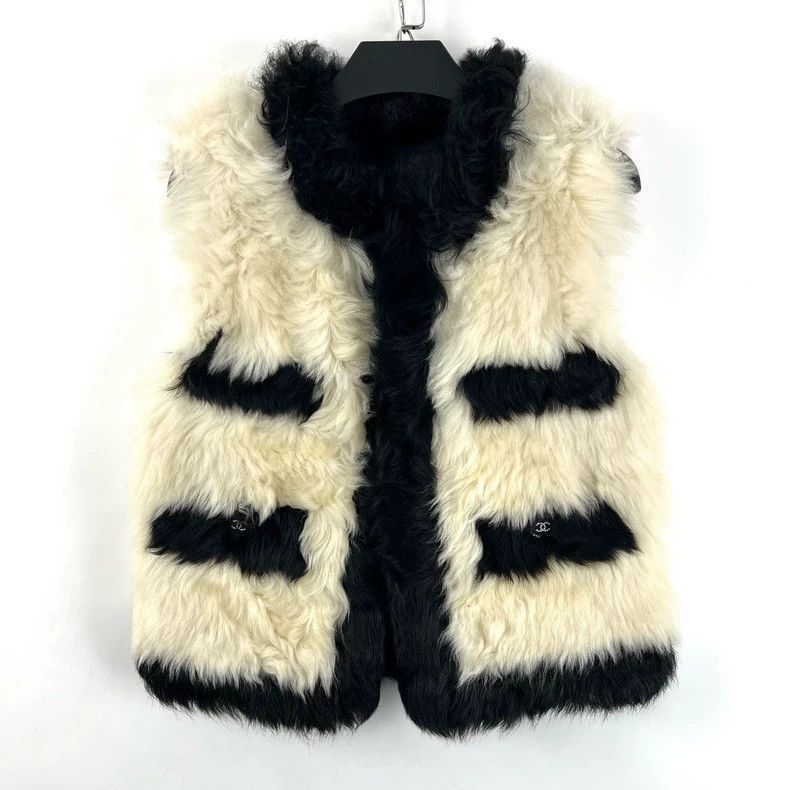 Chanel Chanel Black and white color-blocked four-pocket wool vest Size XXS / US 00 / IT 34 - 1 Thumbnail
