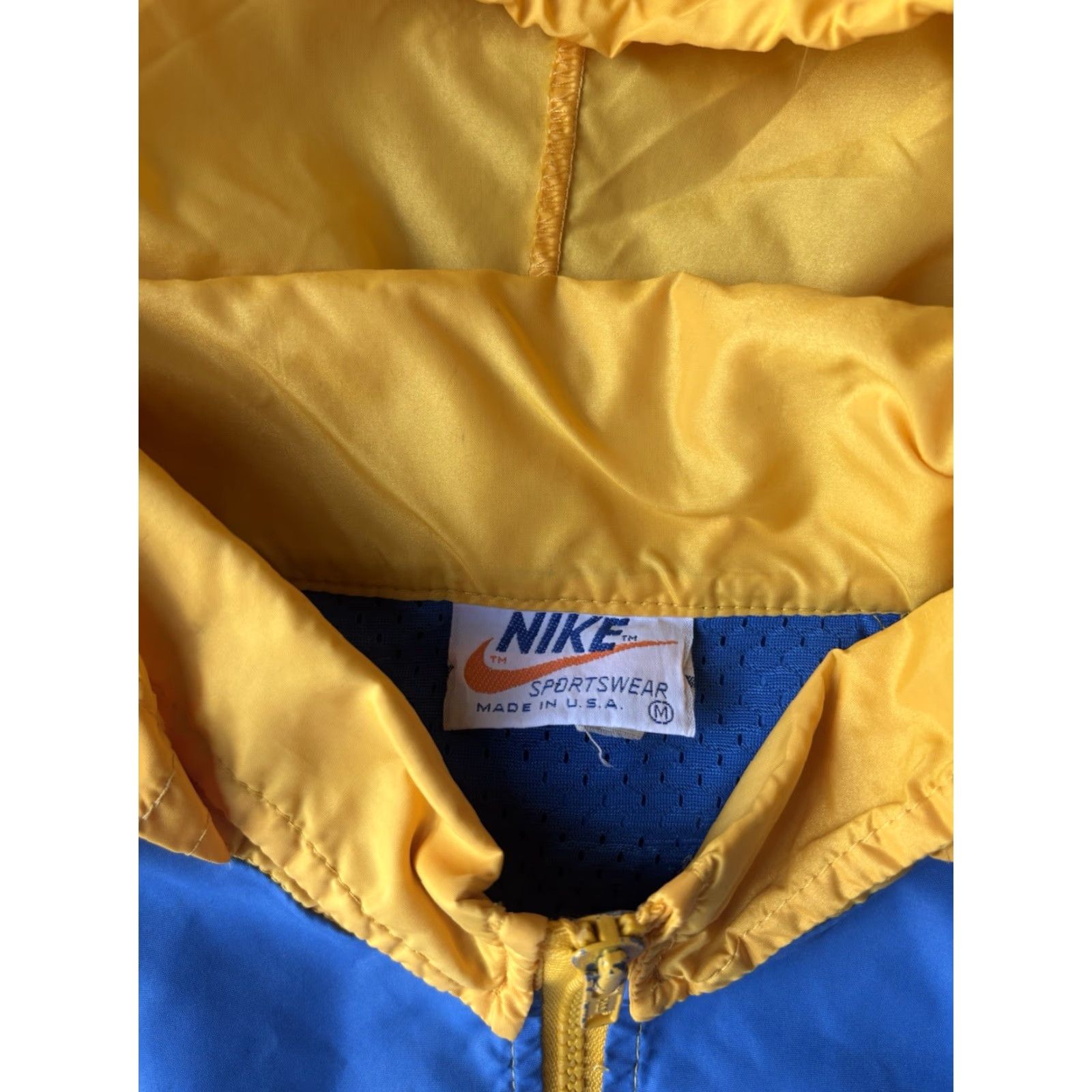Nike VINTAGE Nike UCLA Full Zip Windbreaker Jacket M Yellow USA Windbreaker Mens Size US M / EU 48-50 / 2 - 2 Thumbnail