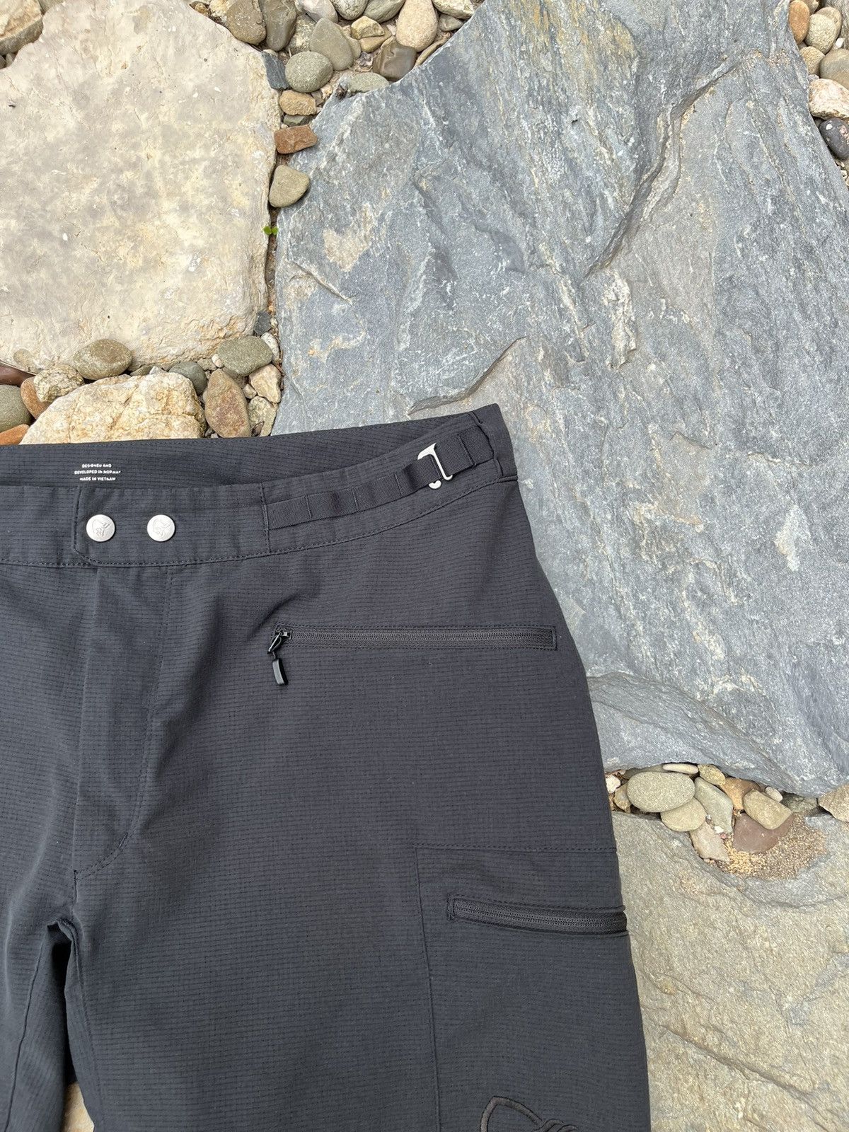 Norrona Norrona Bitihorn flex1 shorts caviar mesh outdoor gorpcore Size US 34 / EU 50 - 2 Thumbnail