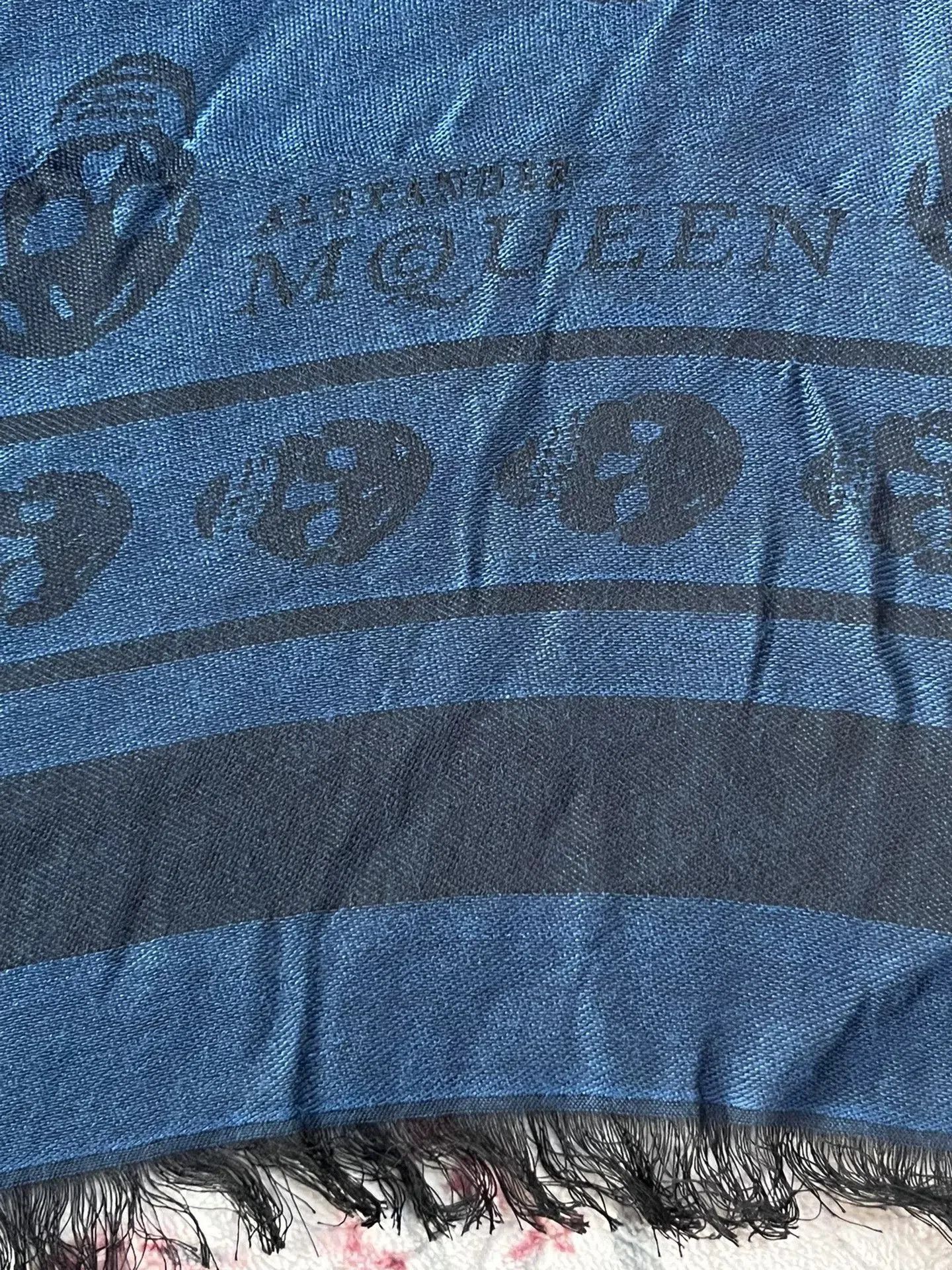 Alexander McQueen Alexander McQueen Skull Scarf. Size ONE SIZE - 2 Thumbnail