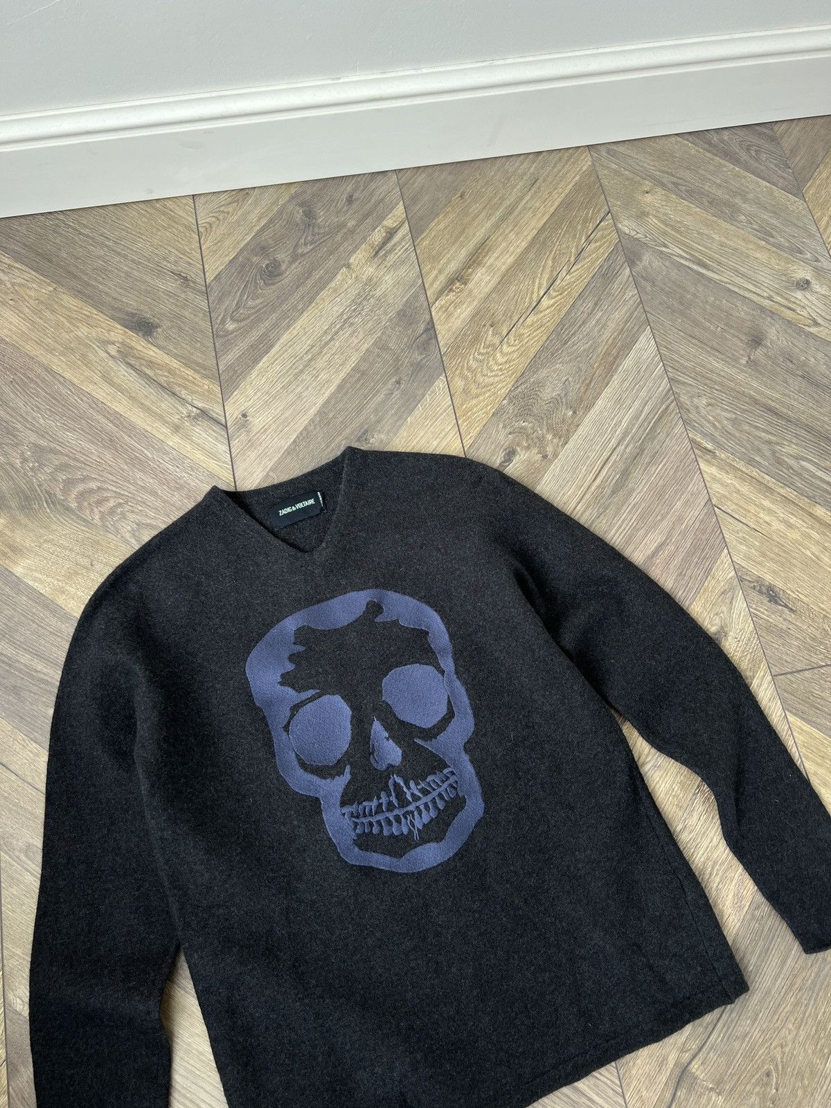 Designer × Vintage × Zadig & Voltaire Vintage Zadig & Voltaire Wool Skull V-Neck Sweater Pullover Size S / US 4 / IT 40 - 7 Thumbnail