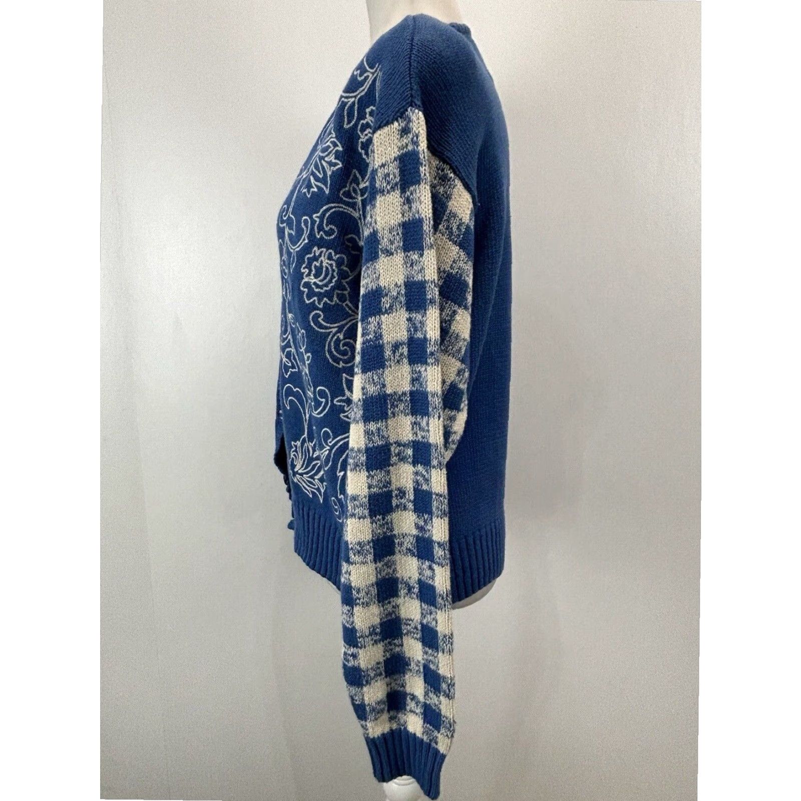 Vintage Women's Vintage Cardigan Sweater Medium Blue Floral Gingham Size M / US 6-8 / IT 42-44 - 2 Thumbnail