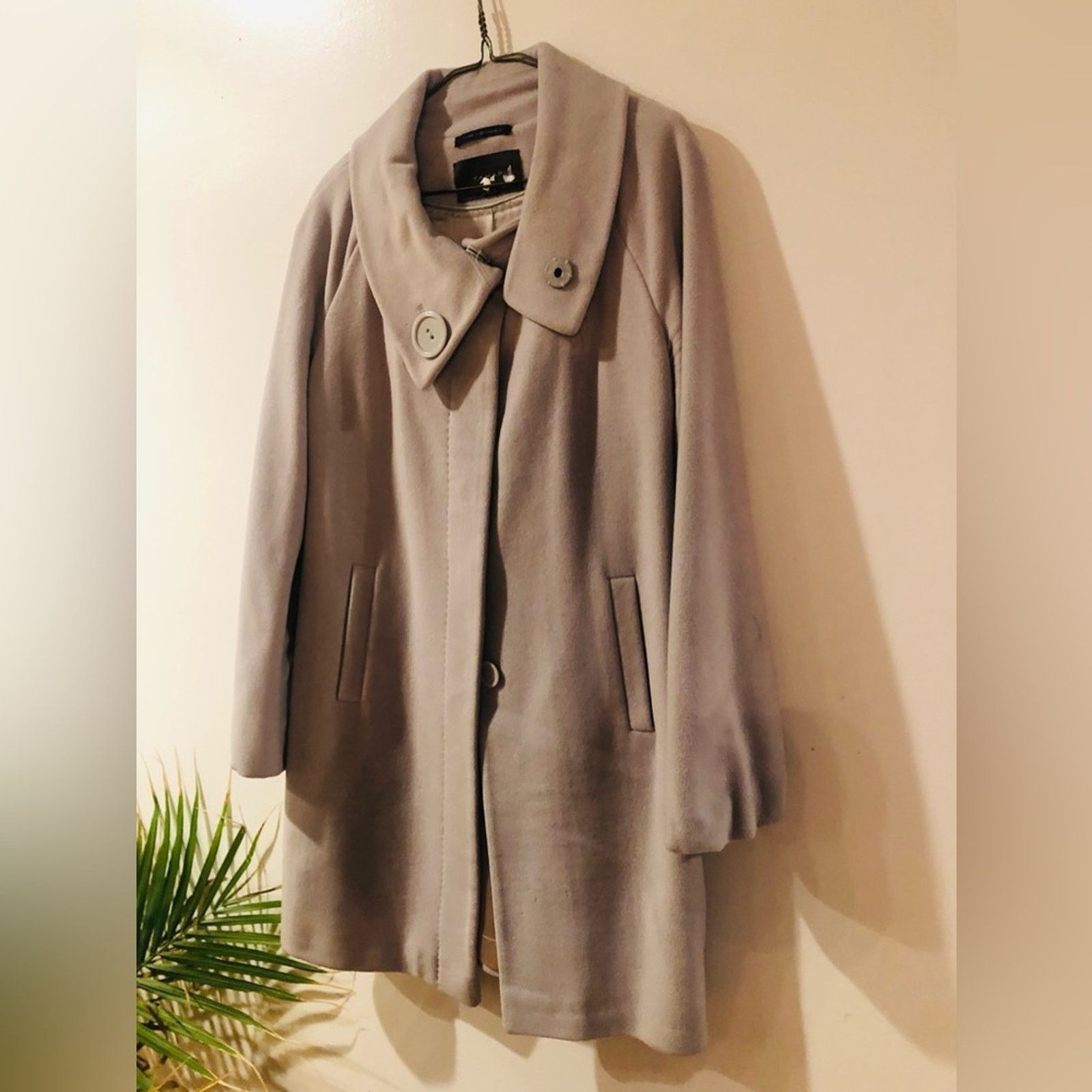 Elie Tahari Tahari button up Wool Jacket size 8 Size M / US 6-8 / IT 42-44 - 2 Thumbnail