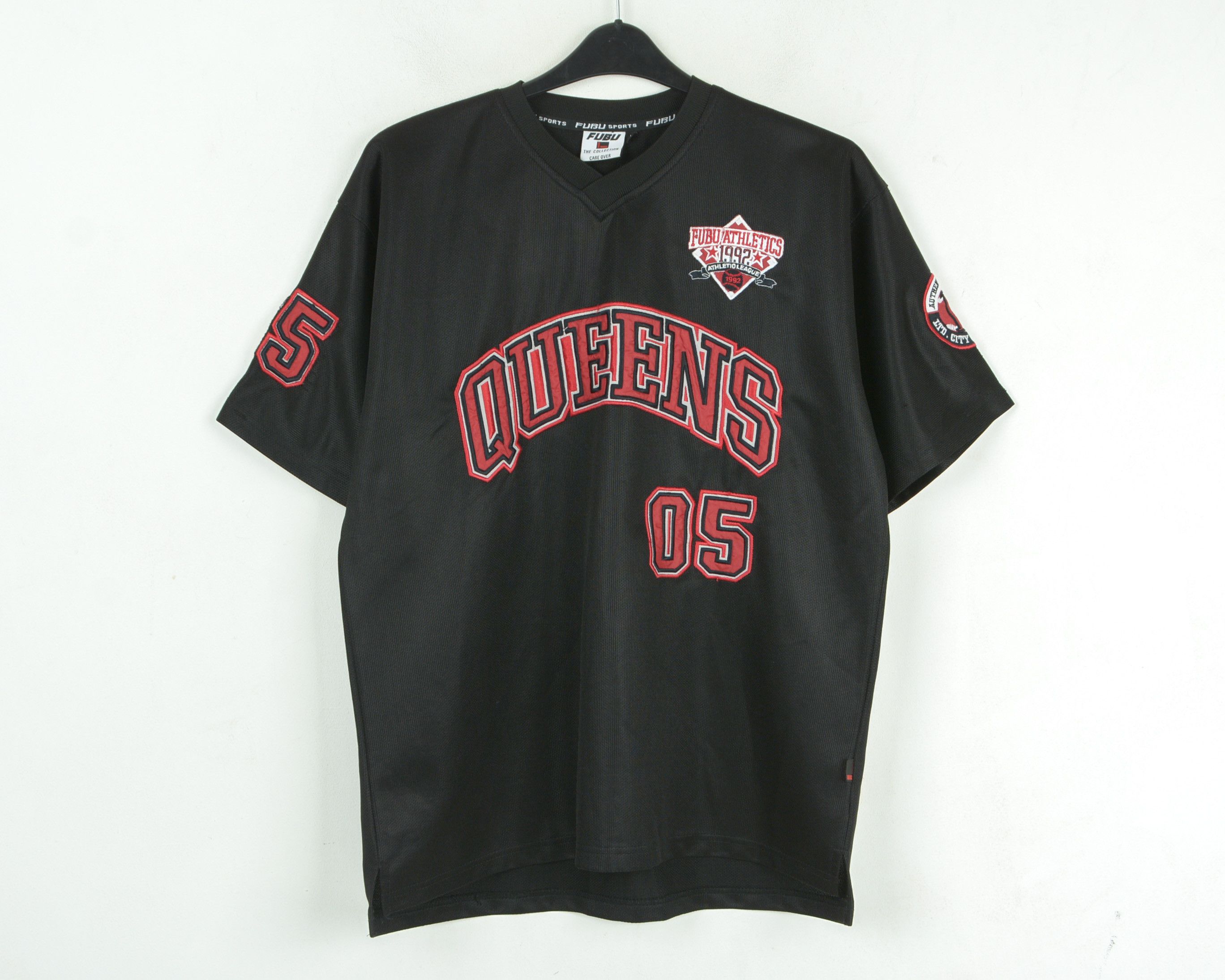 Maillot Vintage FUBU "05 QUEENS" édition Limitée 1992 - Taille M - Neuf Jamais Porté !