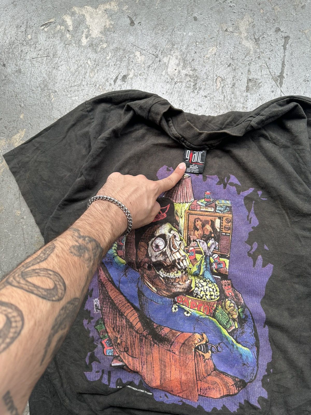 Aerosmith 1993 Aerosmith Get A Grip Sun Faded Vintage Band Tee Size US XL / EU 56 / 4 - 3 Thumbnail