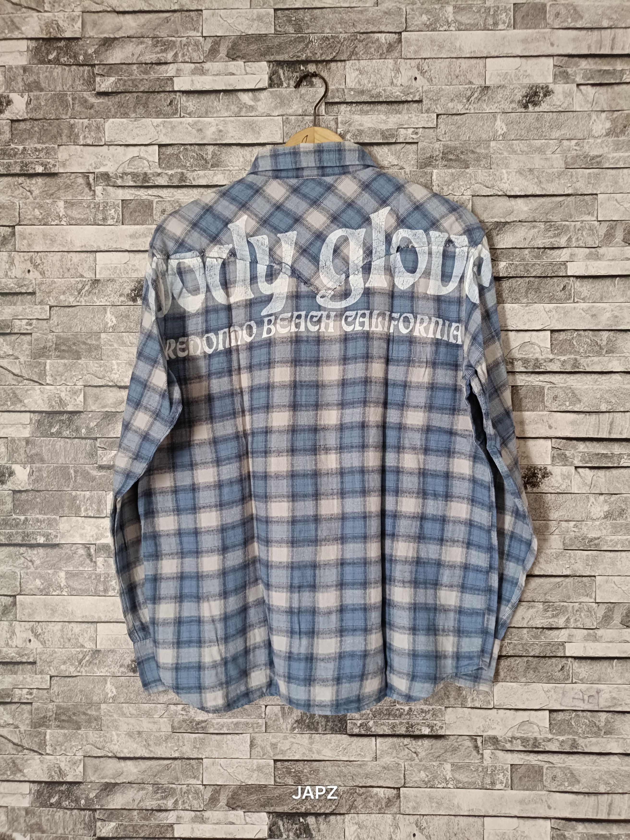 Body Glove Vintage body glove spell out print button shirt Size US L / EU 52-54 / 3 - 4 Thumbnail