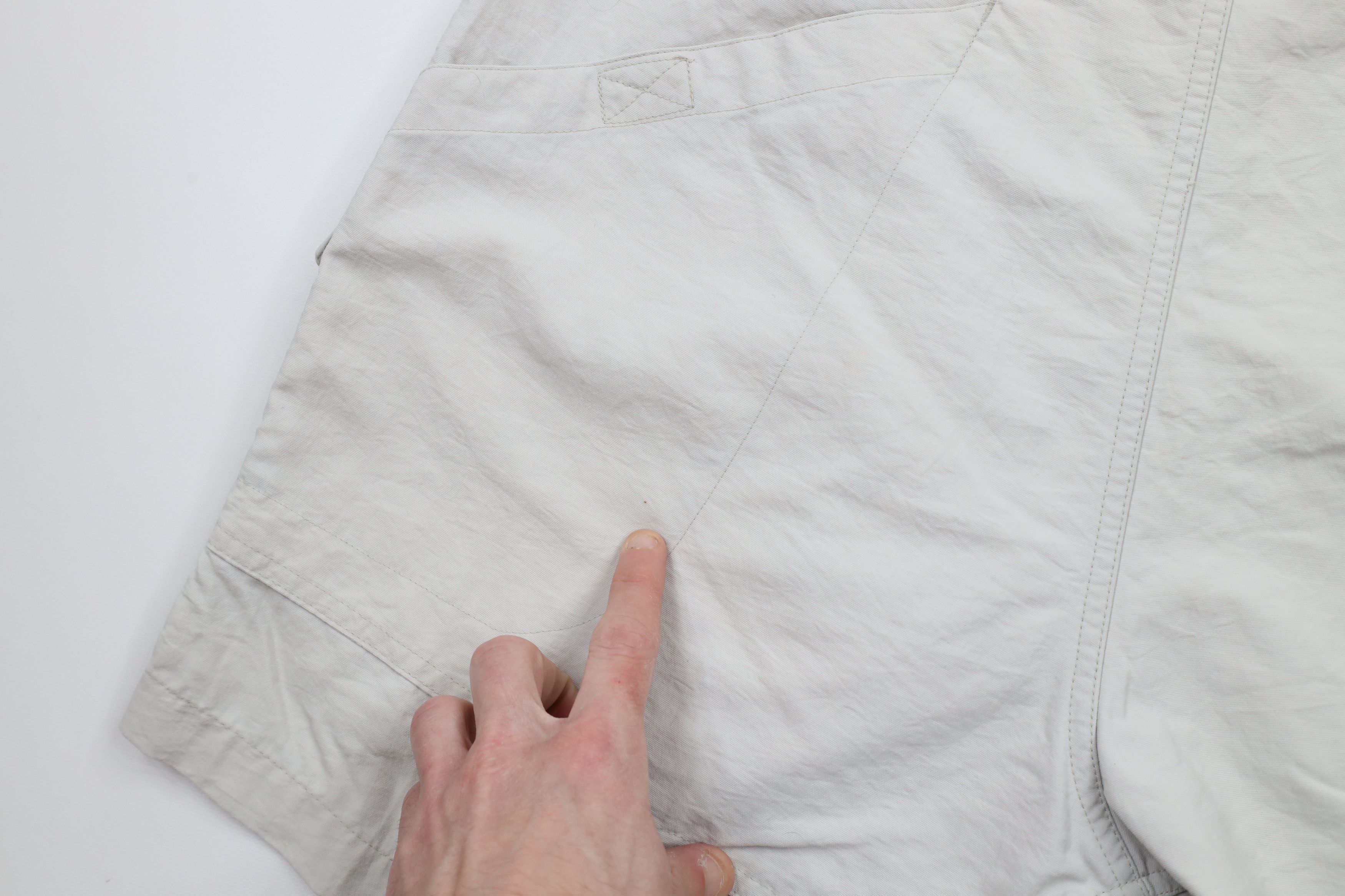 Columbia × Vintage Vintage 90s Columbia Above Knee Cargo Shorts Baggies Beige Size US 34 / EU 50 - 12 Thumbnail