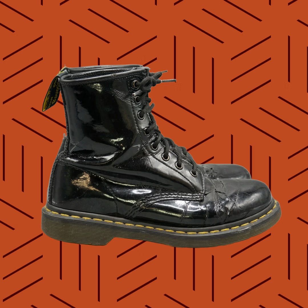 Dr. Martens VINTAGE Dr. Martens 1460 Women's US 9 Black Patent Leather 8-Eye Lace-Up Boot Used Size US 7 / IT 37 - 1 Thumbnail