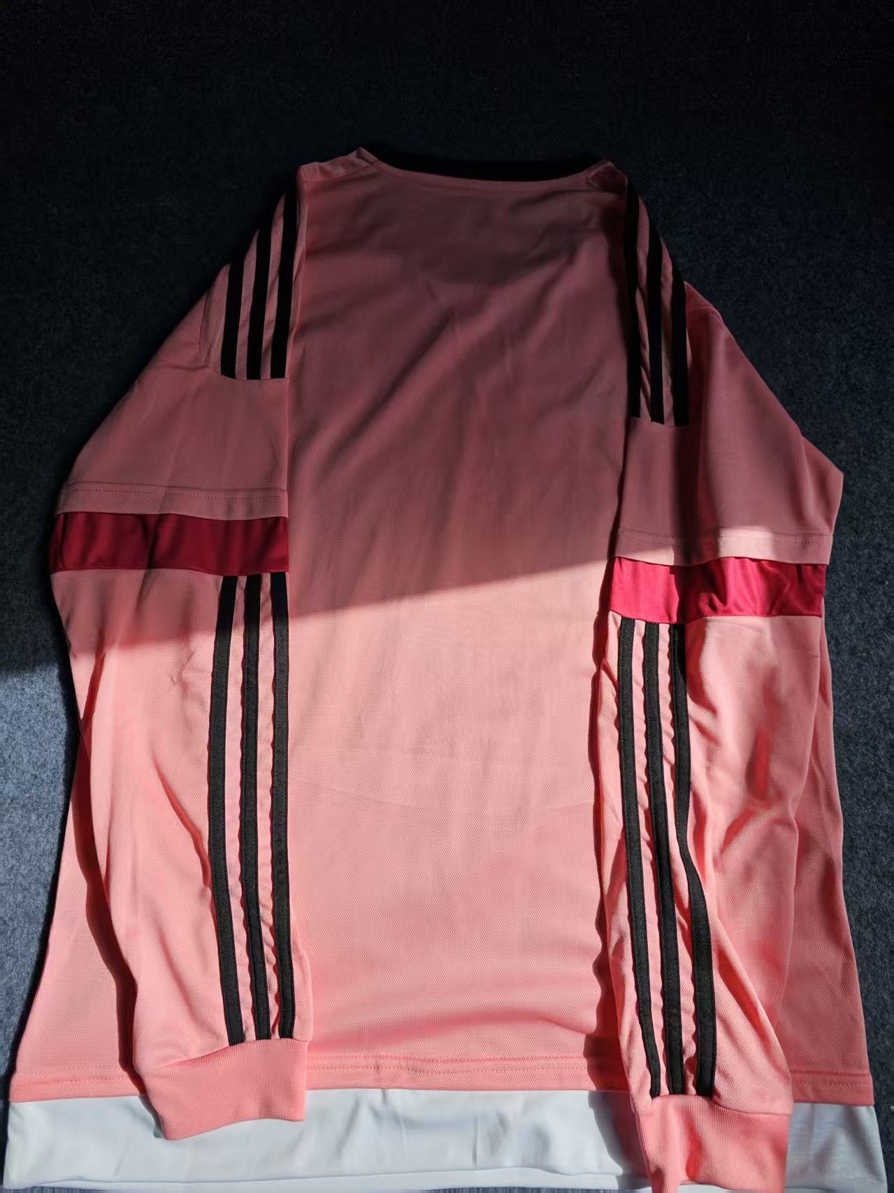 Other 2015 16 Juventus Jersey Away Longsleeve Size US M / EU 48-50 / 2 - 3 Thumbnail