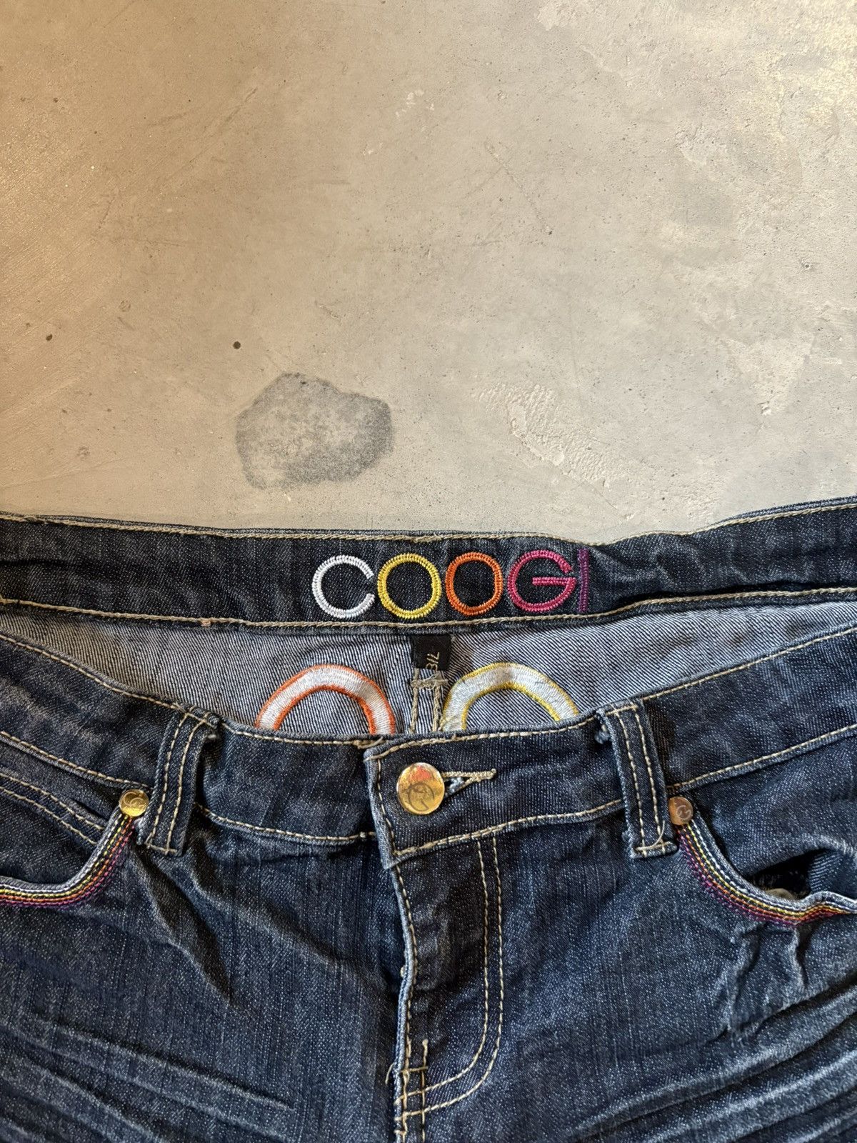 Coogi COOGI multi colour embroidered lettering shorts Size 29" - 3 Thumbnail