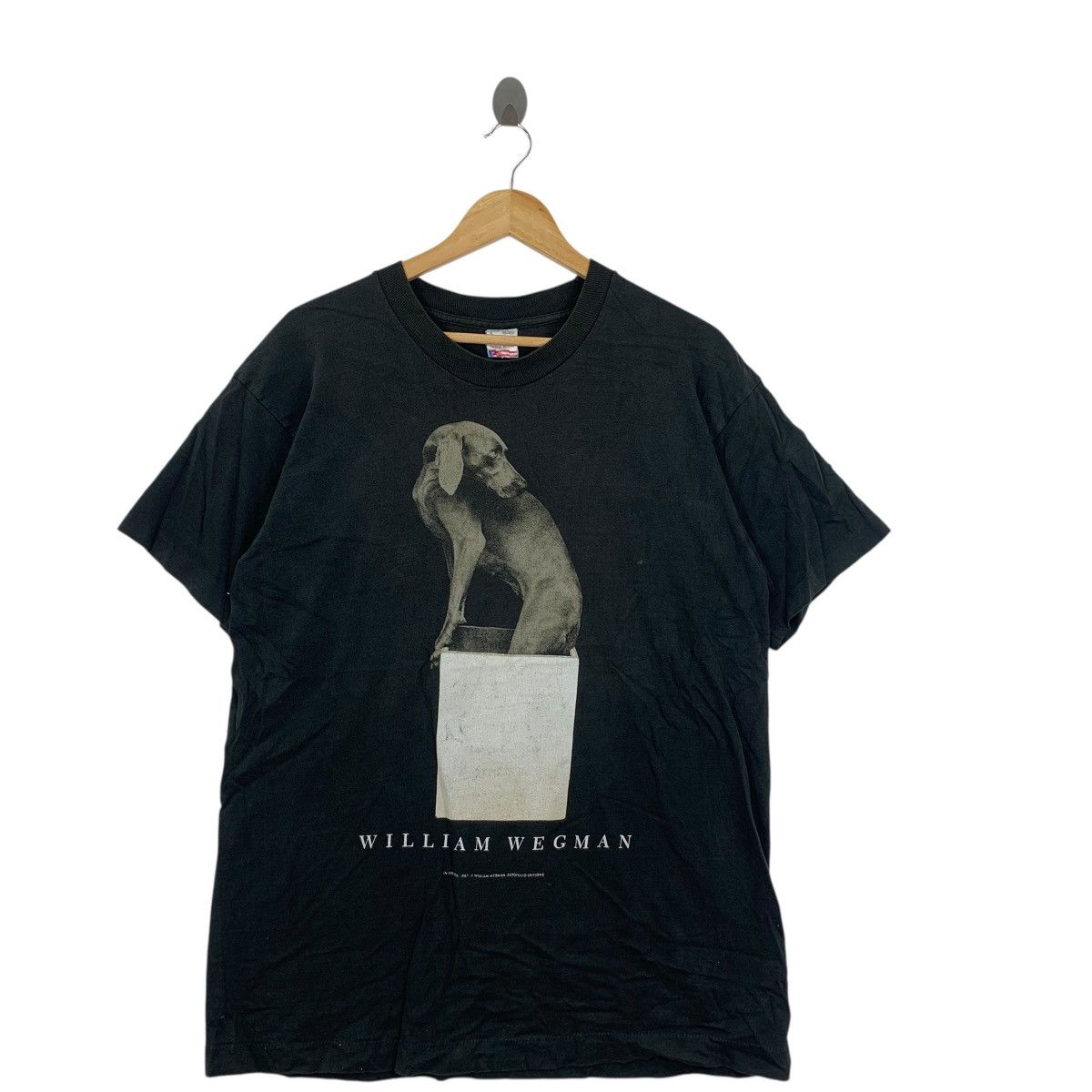Vintage Vintage 1987 WILLIAM WEGMAN In The Box Fotofolio Tee Shirt Size US L / EU 52-54 / 3 - 3 Thumbnail