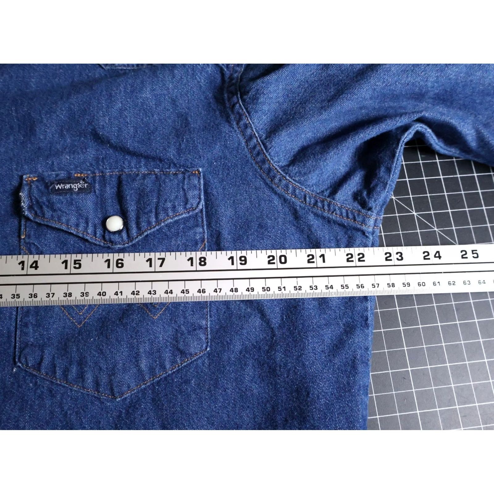 Wrangler VINTAGE Wrangler Denim Western Shirt Mens Large Blue Pearl Snap 90s Cowboy Grunge VTG Size US L / EU 52-54 / 3 - 5 Thumbnail