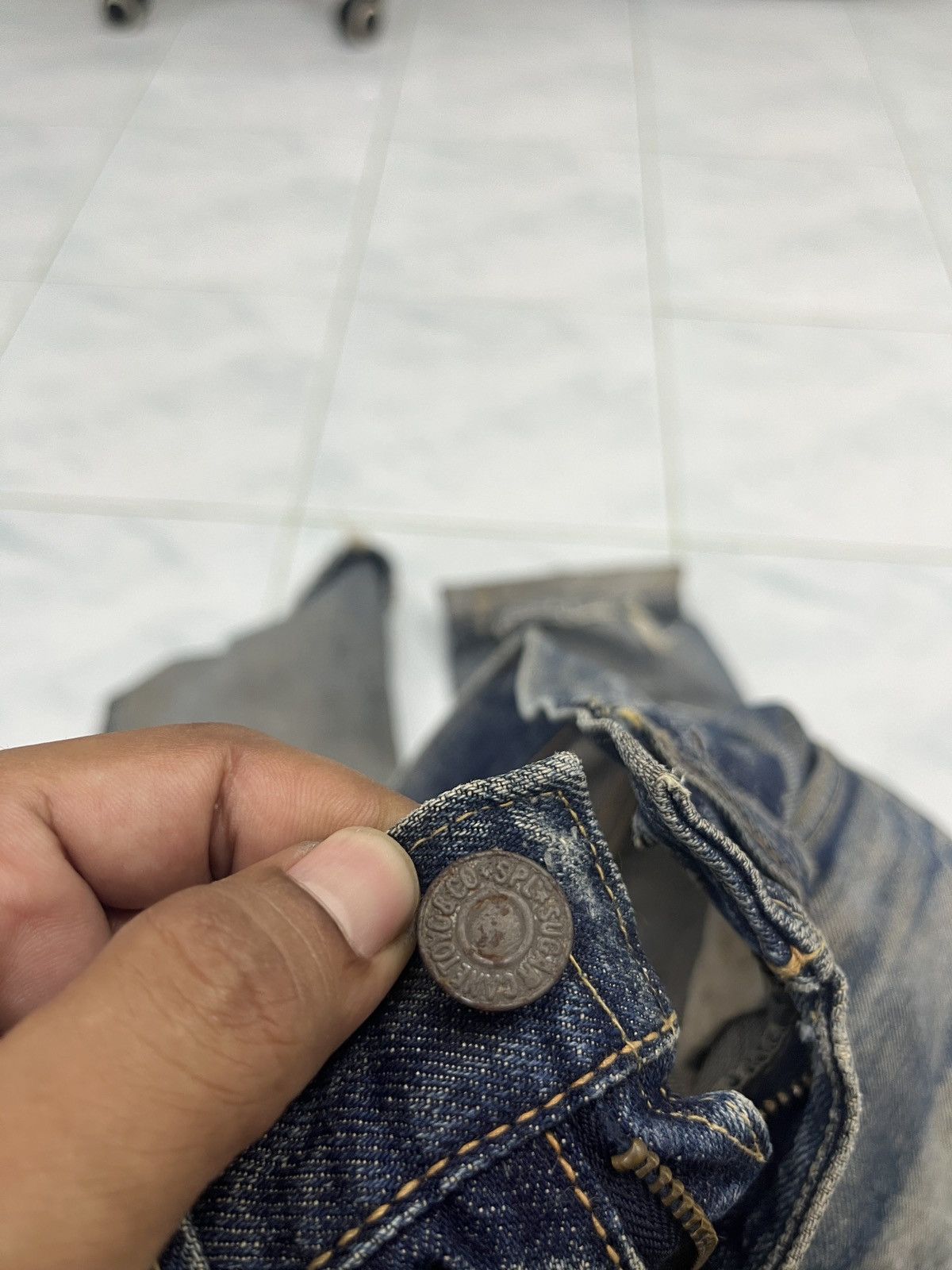 Sugar Cane 🔥🔥🔥RARE VTG SUGAR CANE DISTRESSED SELVEDGE DENIM Size US 29 - 18 Thumbnail