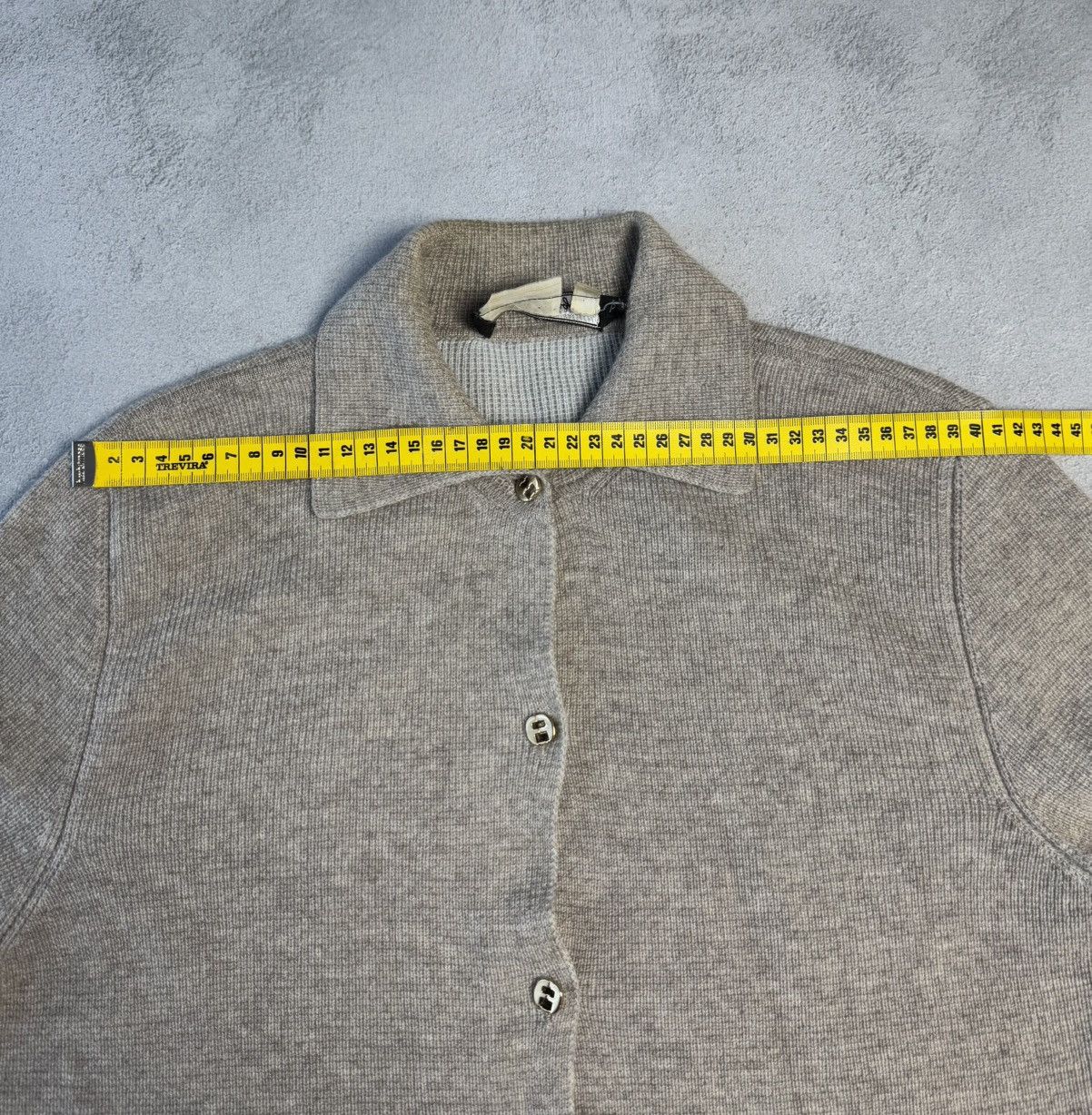 Salvatore Ferragamo Salvatore Ferragamo 100% Cashmere Knit Button Cardigan Size M / US 6-8 / IT 42-44 - 18 Thumbnail