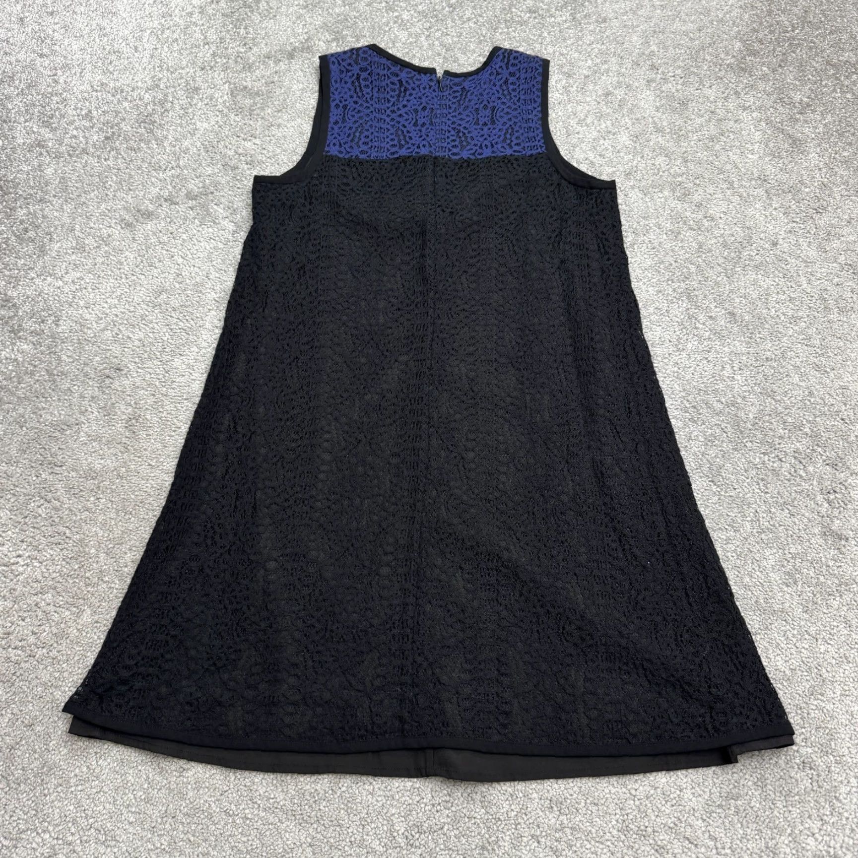 Armani Exchange A|X Armani Exchange Colorblock Lace Shift Dress Womens Small Blue Black V-Neck Size S / US 4 / IT 40 - 2 Thumbnail