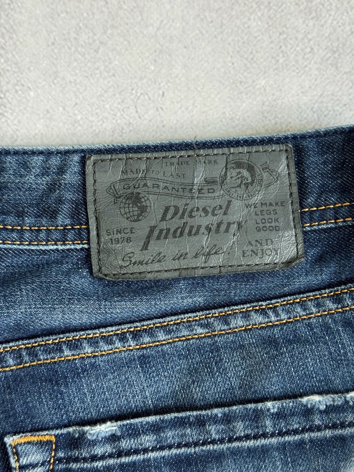 Diesel Diesel Big Logo Denim Pants Jeans Vintage 90s Japanese Y2K Size US 32 / EU 48 - 4 Thumbnail