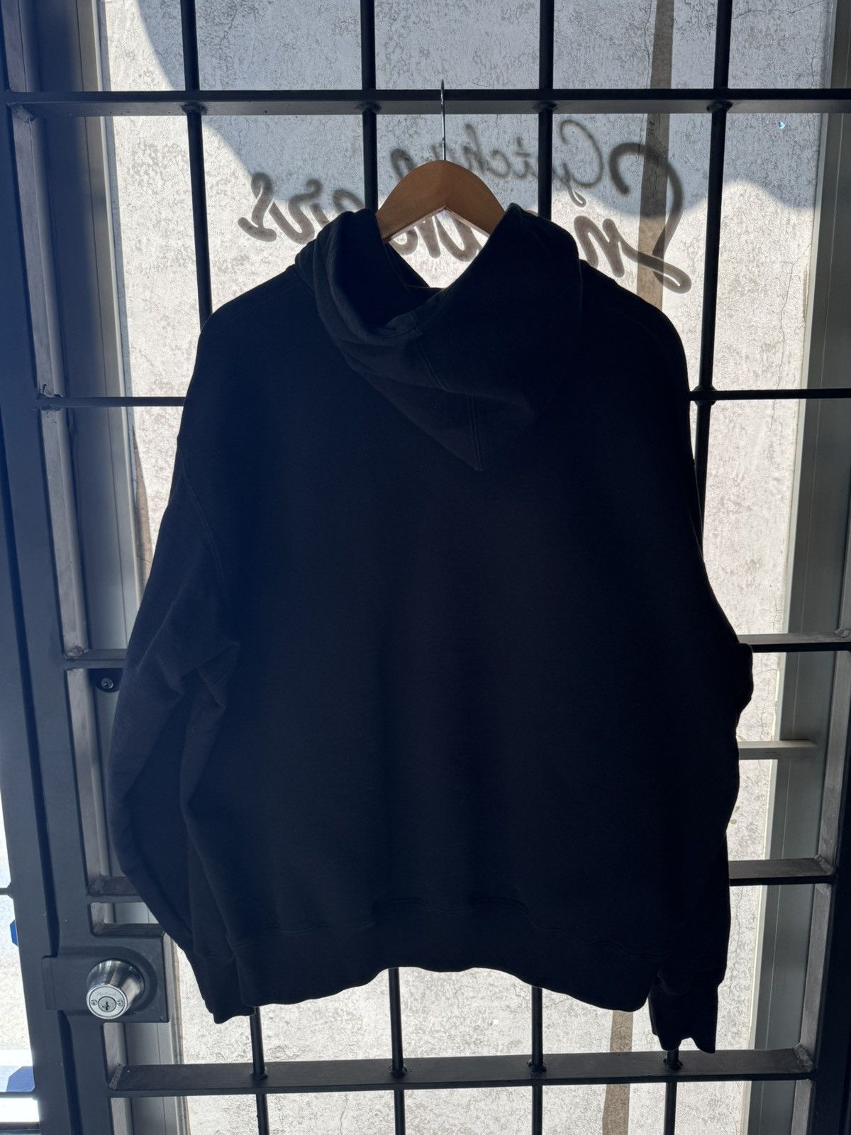 Supreme Supreme Gradient Logo Hoodie Black Size US L / EU 52-54 / 3 - 3 Thumbnail