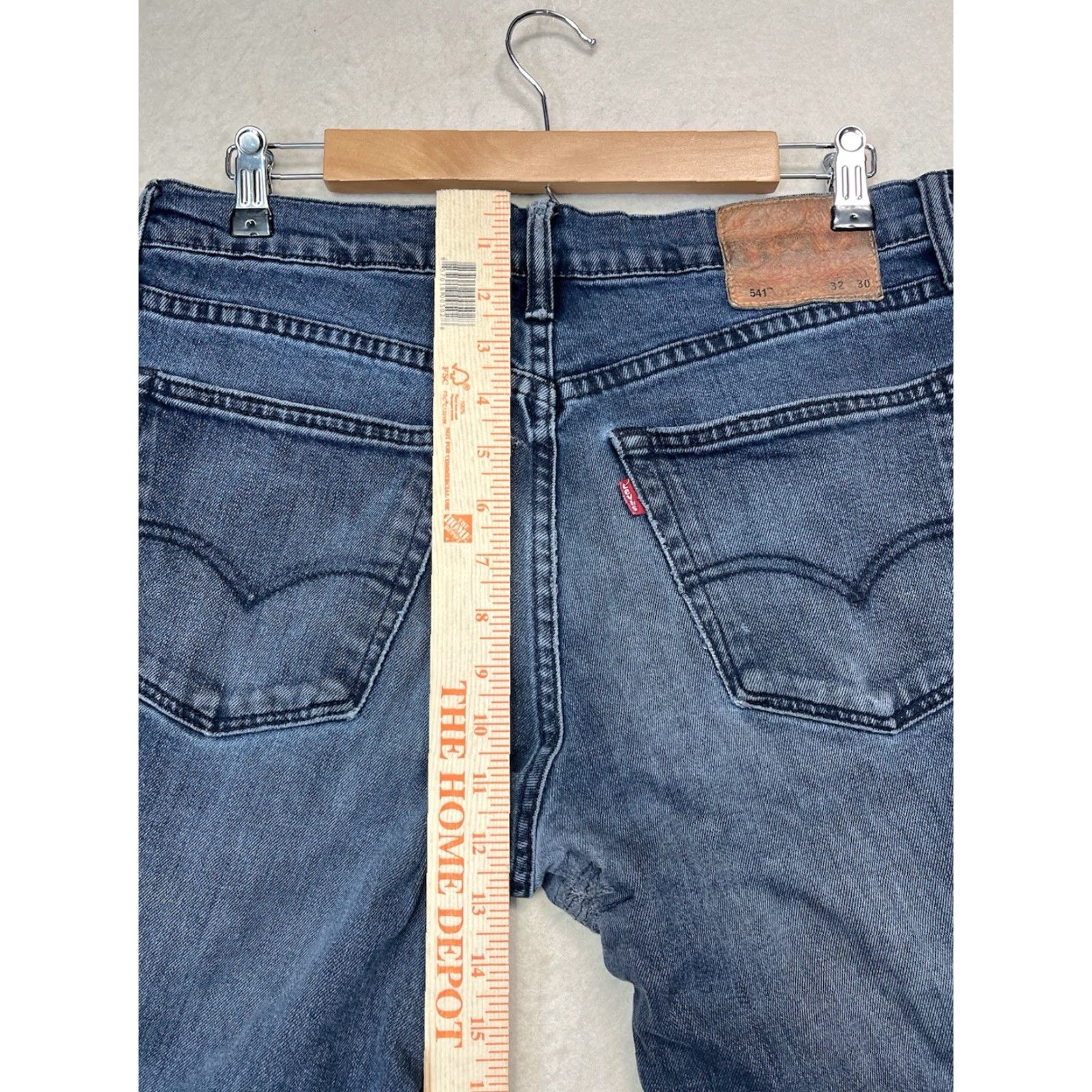 Denime LEVIS BLUE JEANS MENS 541 32x30 ATHLETIC FIT DISTRESSED 100% COTTON DENIM Regular 5-Pocket Size US 32 / EU 48 - 4 Thumbnail