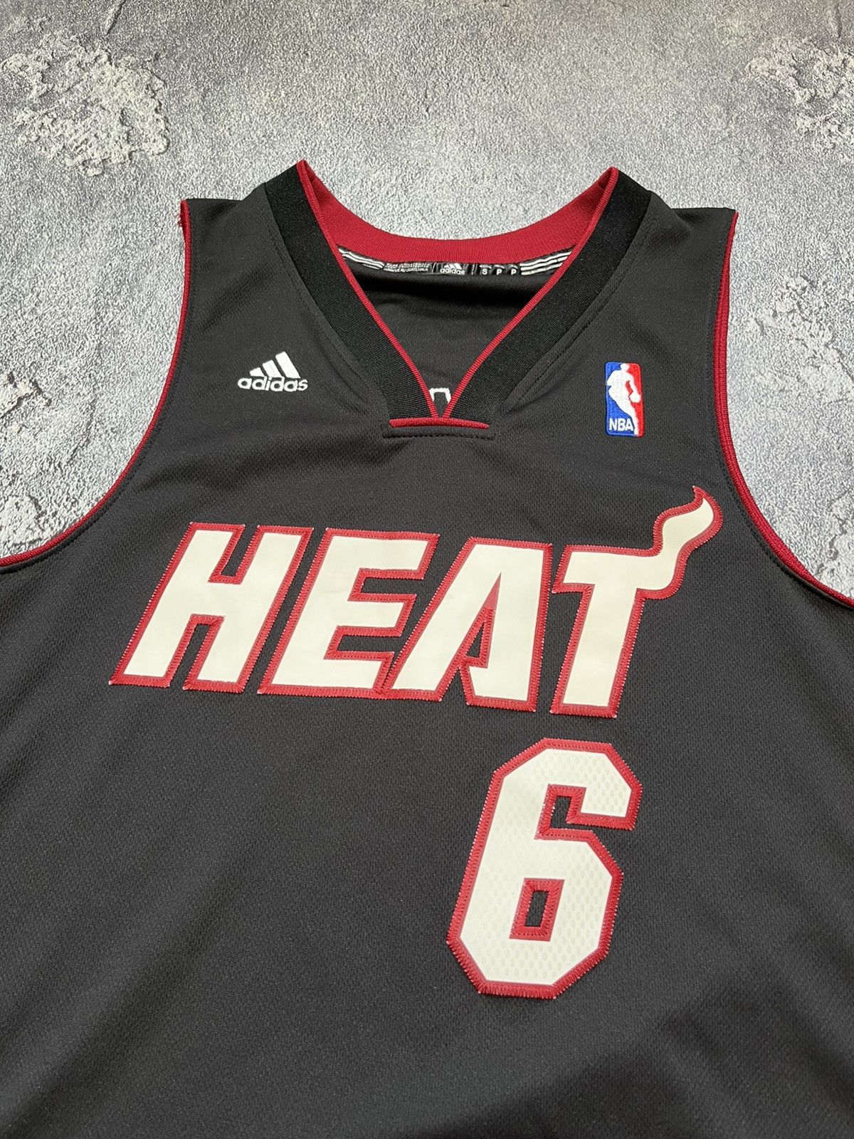 Adidas × NBA 2011 Adidas Miami Heat LeBron James 6 Basketball Jersey Size US S / EU 44-46 / 1 - 2 Thumbnail
