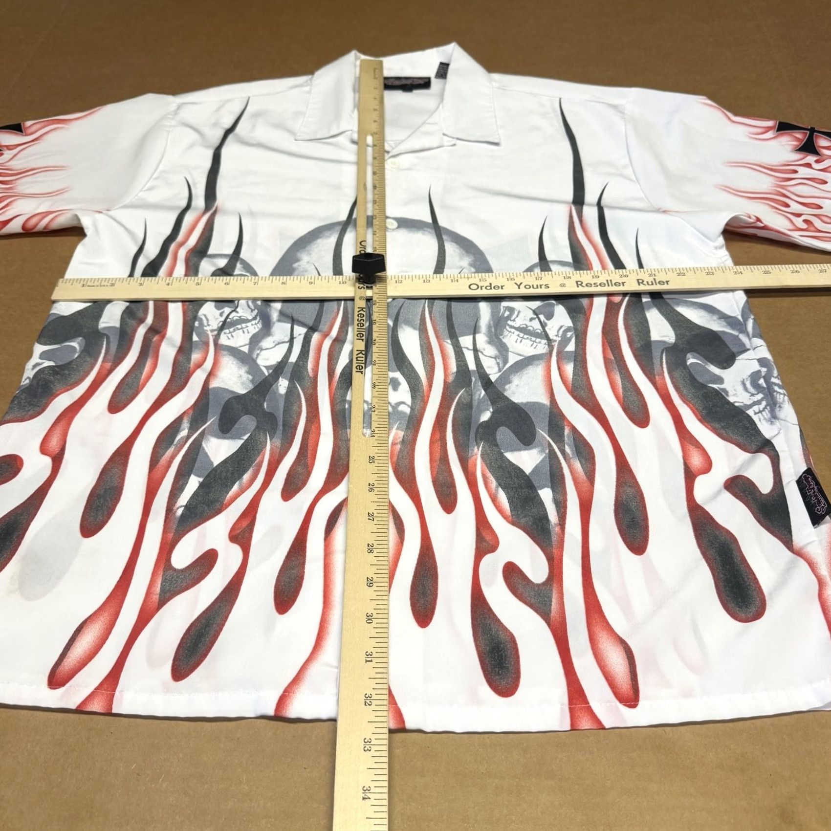 Vintage Sapphire Lounge Shirt Mens Large White Skull Flames Cross Short Sleeve Button Up Shirt Size US L / EU 52-54 / 3 - 7 Thumbnail