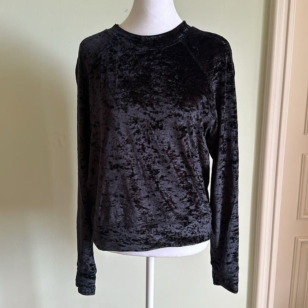 Lululemon Lululemon Black Warm Down Crushed Velvet Top Size 8 Size M / US 6-8 / IT 42-44 - 4 Thumbnail