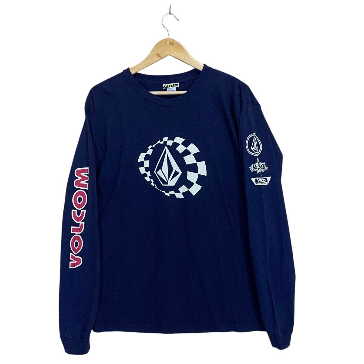 Vintage Vintage 90s Volcom Skate Made In Usa Longsleeve Tee Size US S / EU 44-46 / 1 - 1 Thumbnail