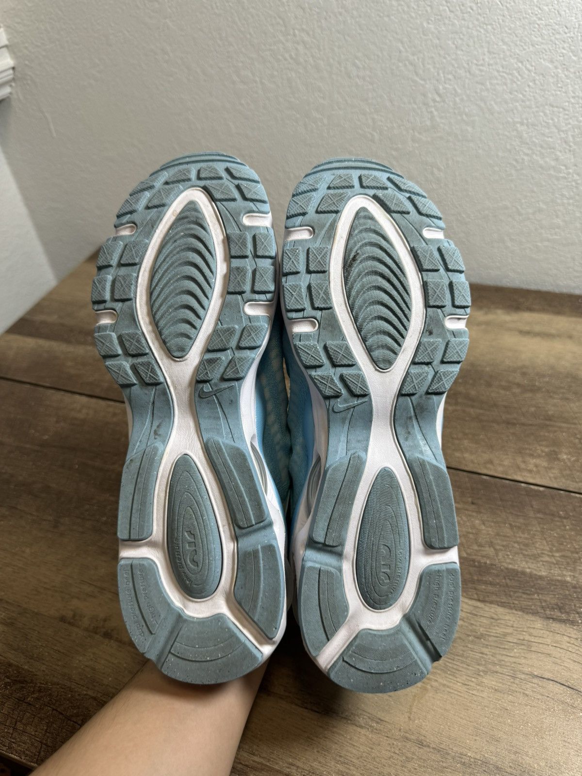 Nike Size 9 - Nike Air Max TW Men's Shoes Ocean Bliss-Blue Size US 9 / EU 42 - 6 Thumbnail