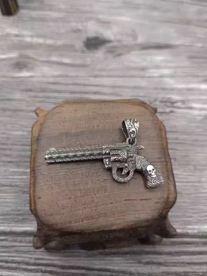 Jewelry Streetwear Punk Skull Head Revolver Necklace Chain Size ONE SIZE - 3 Thumbnail