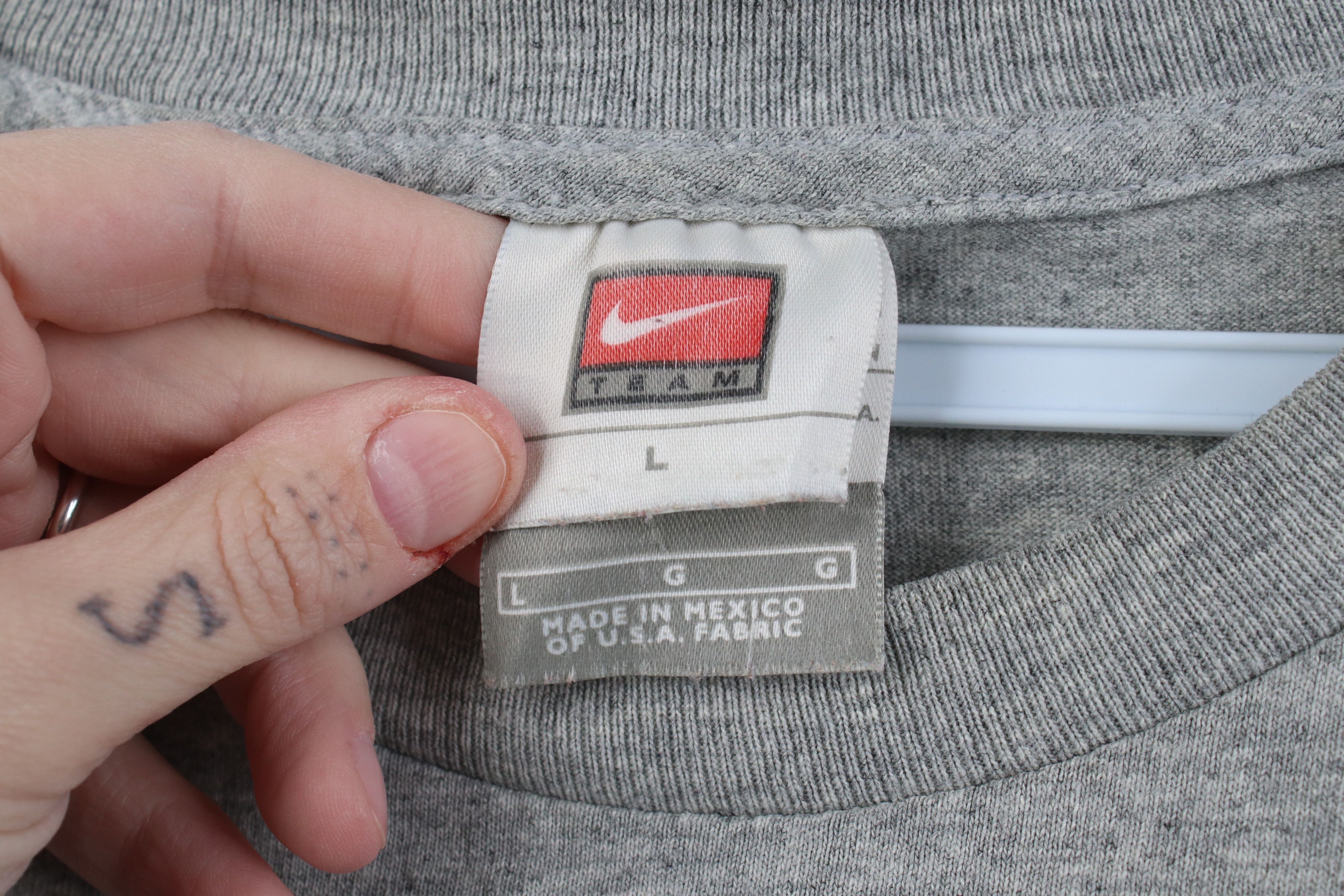 Nike Vintage Nike University of Michigan Short Sleeve T-Shirt Size US L / EU 52-54 / 3 - 8 Thumbnail